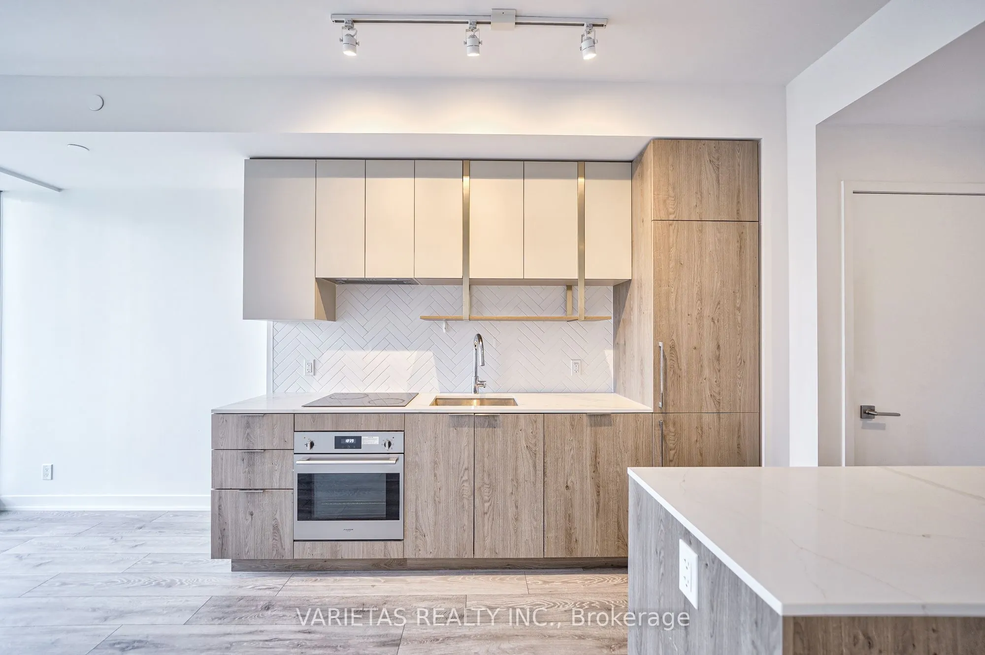 15 Holmes Avenue #1906