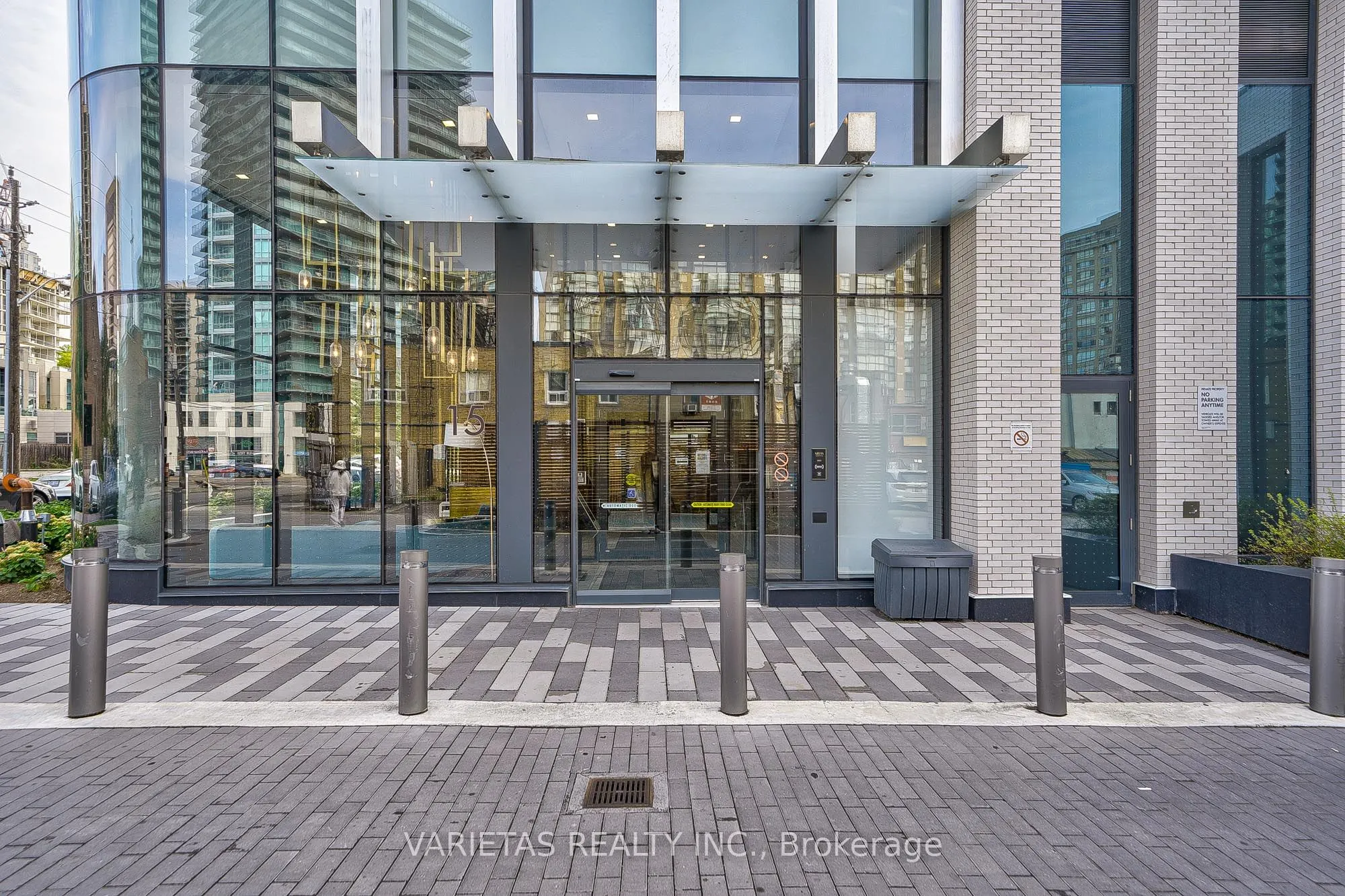 15 Holmes Avenue #1906