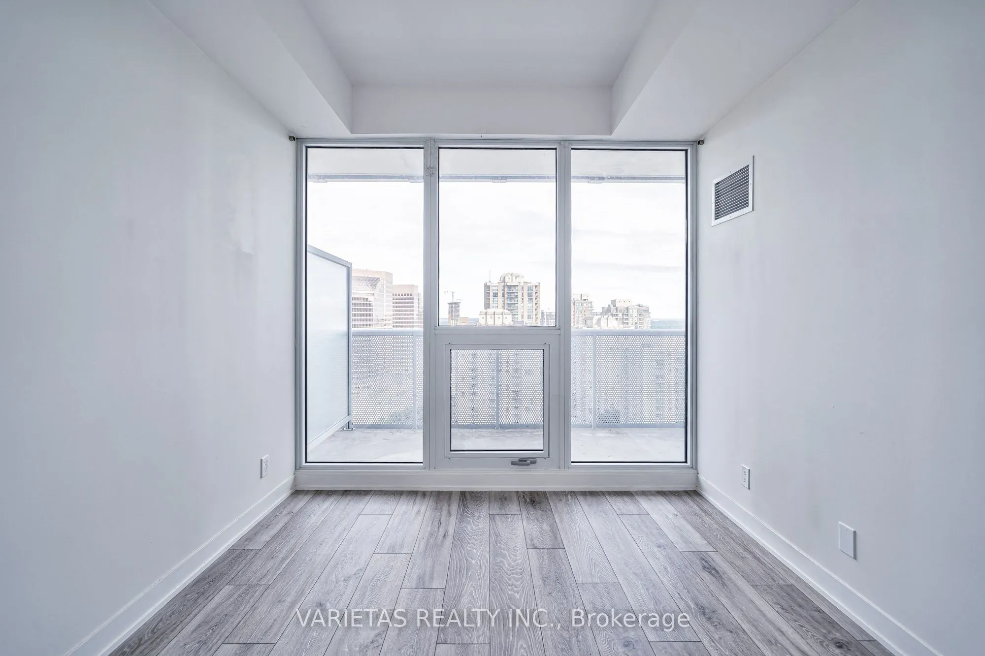 15 Holmes Avenue #1906