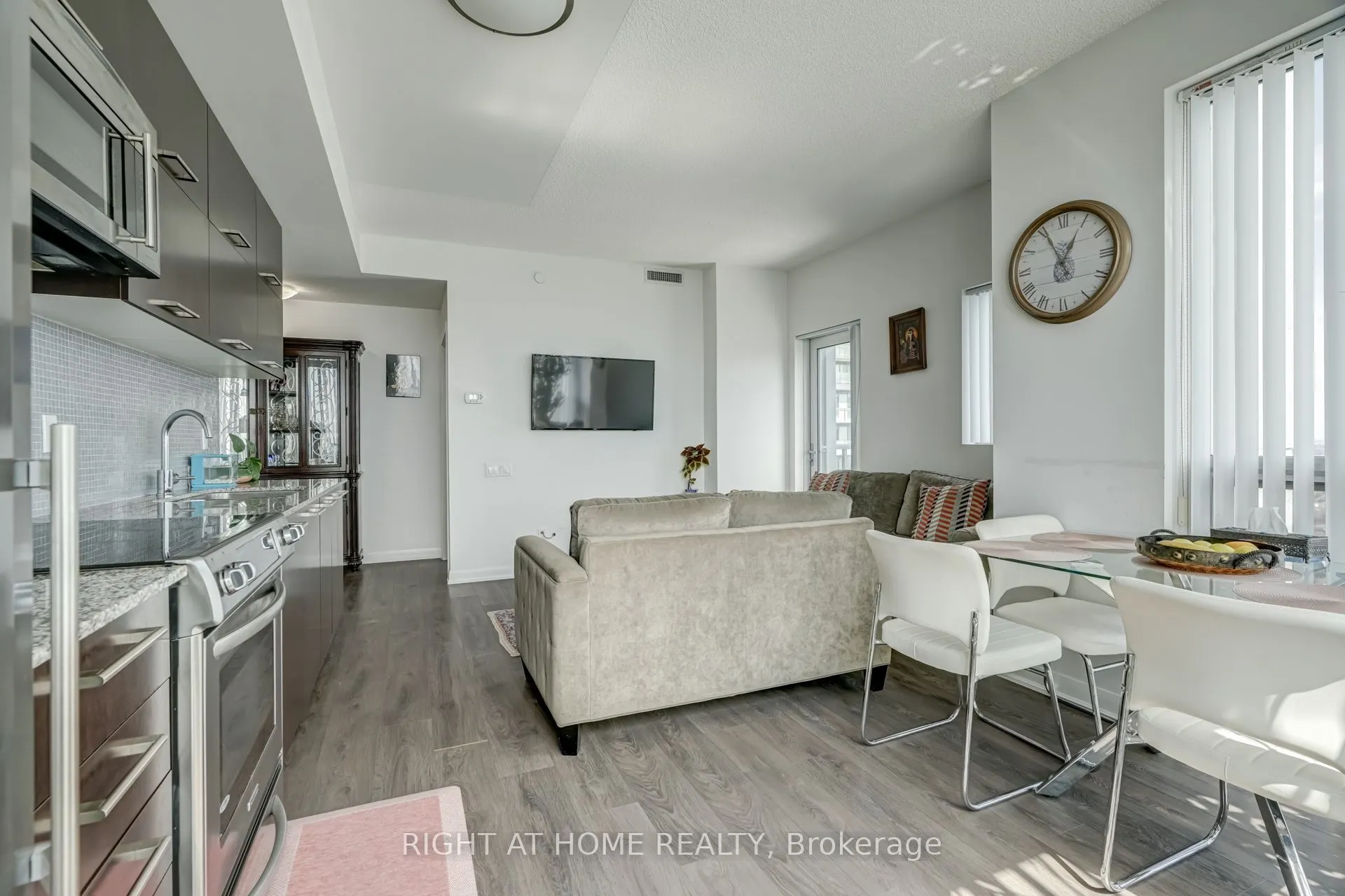 5162 Yonge Street #LPH208