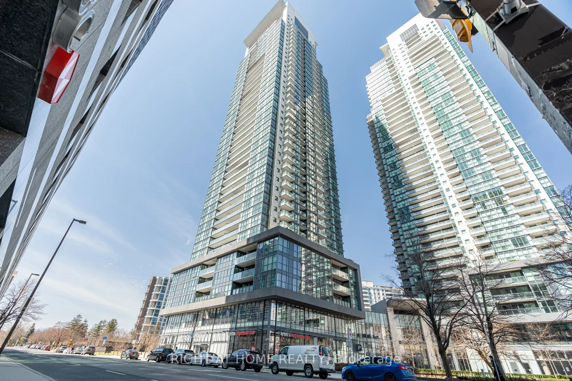 5162 Yonge Street #LPH208