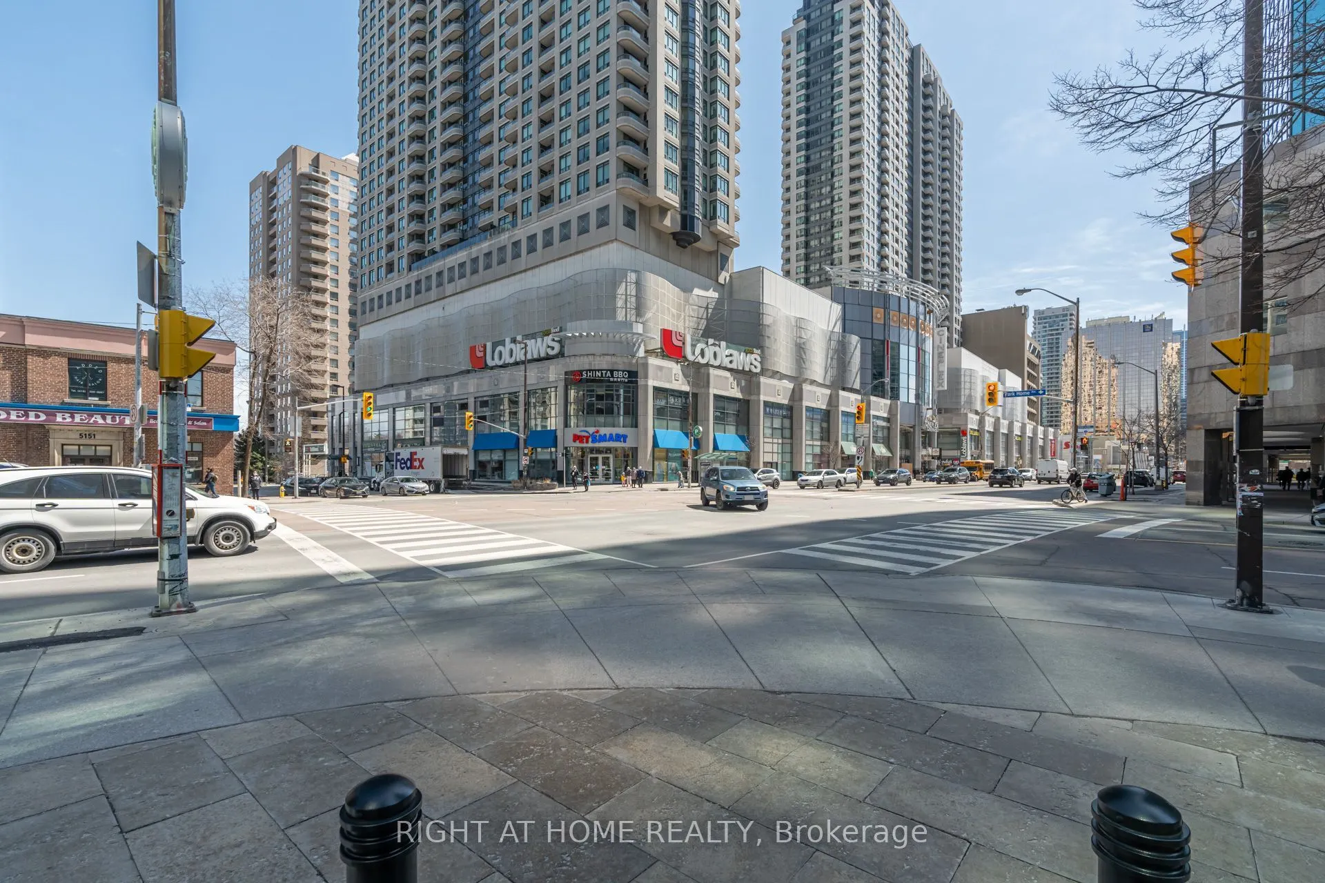 5162 Yonge Street #LPH208