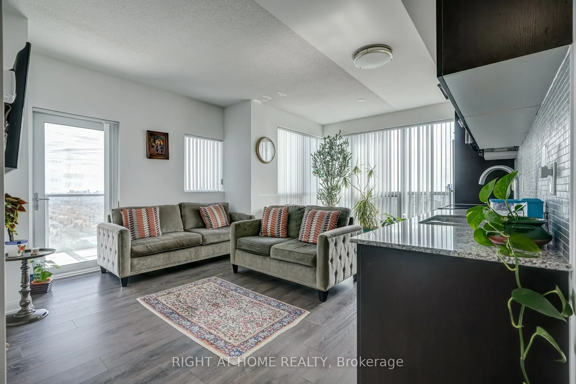 5162 Yonge Street #LPH208
