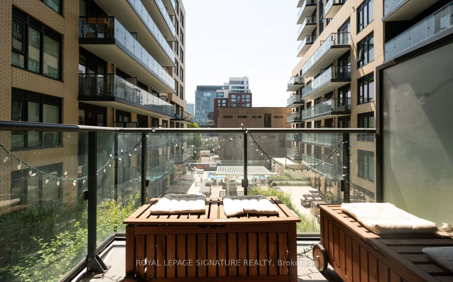 543 Richmond Street W #427