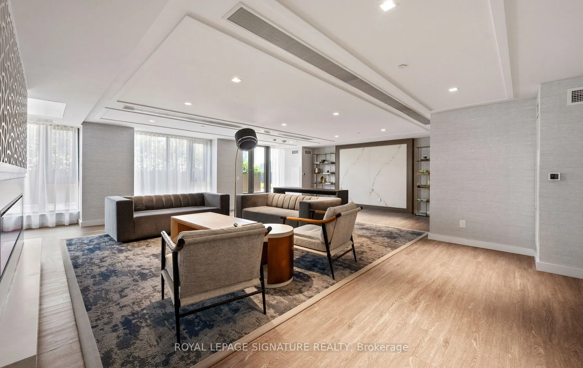 543 Richmond Street W #427