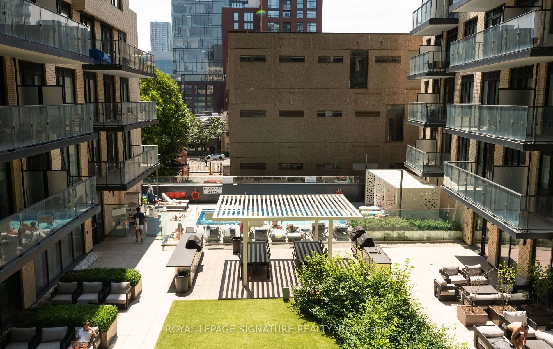 543 Richmond Street W #427