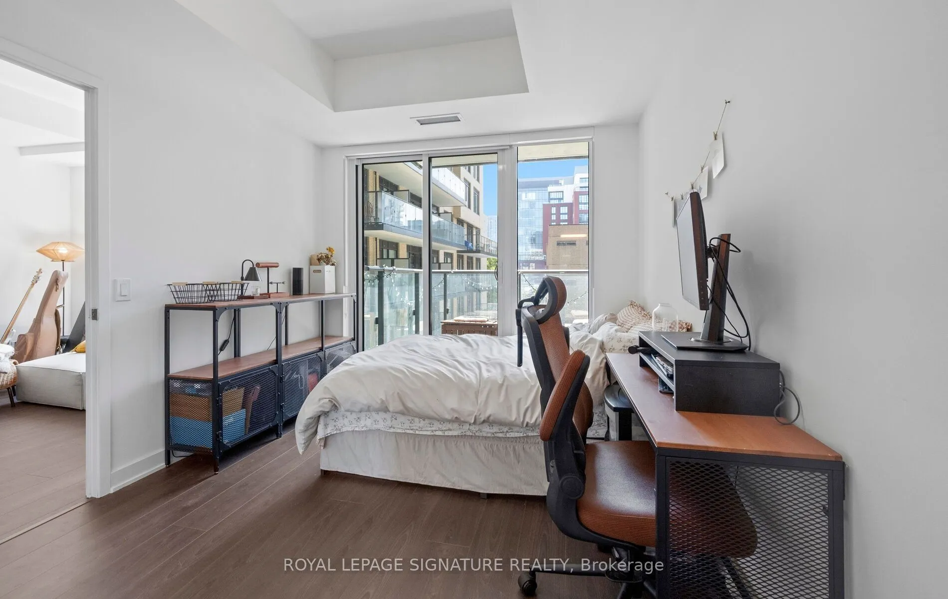 543 Richmond Street W #427