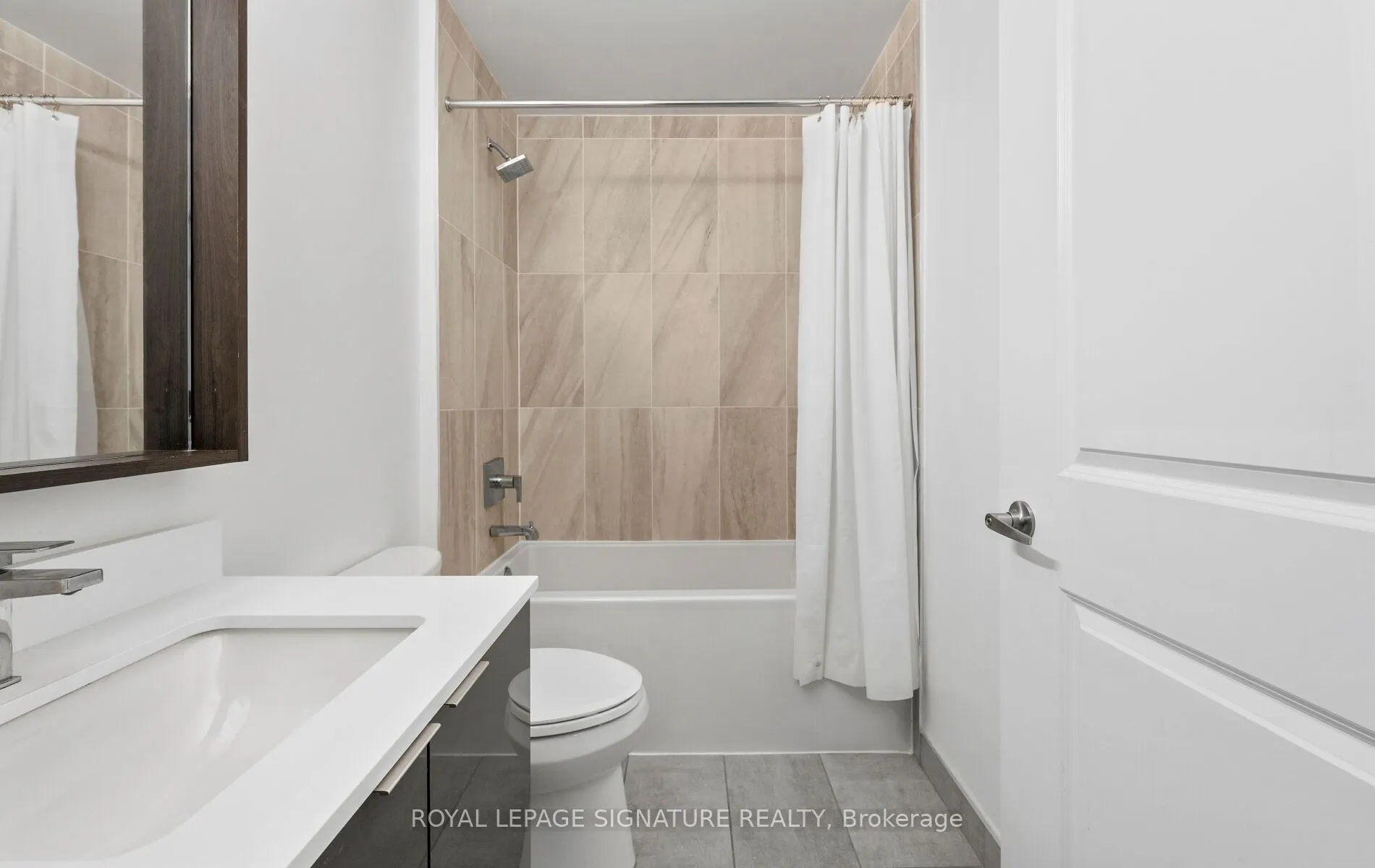 543 Richmond Street W #427