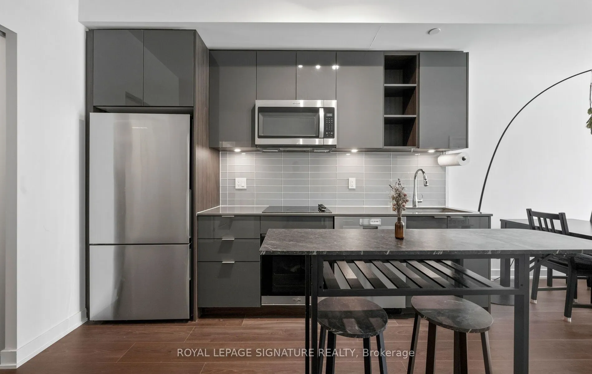 543 Richmond Street W #427