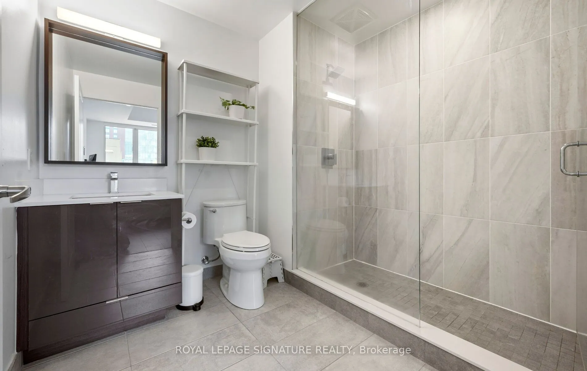 543 Richmond Street W #427