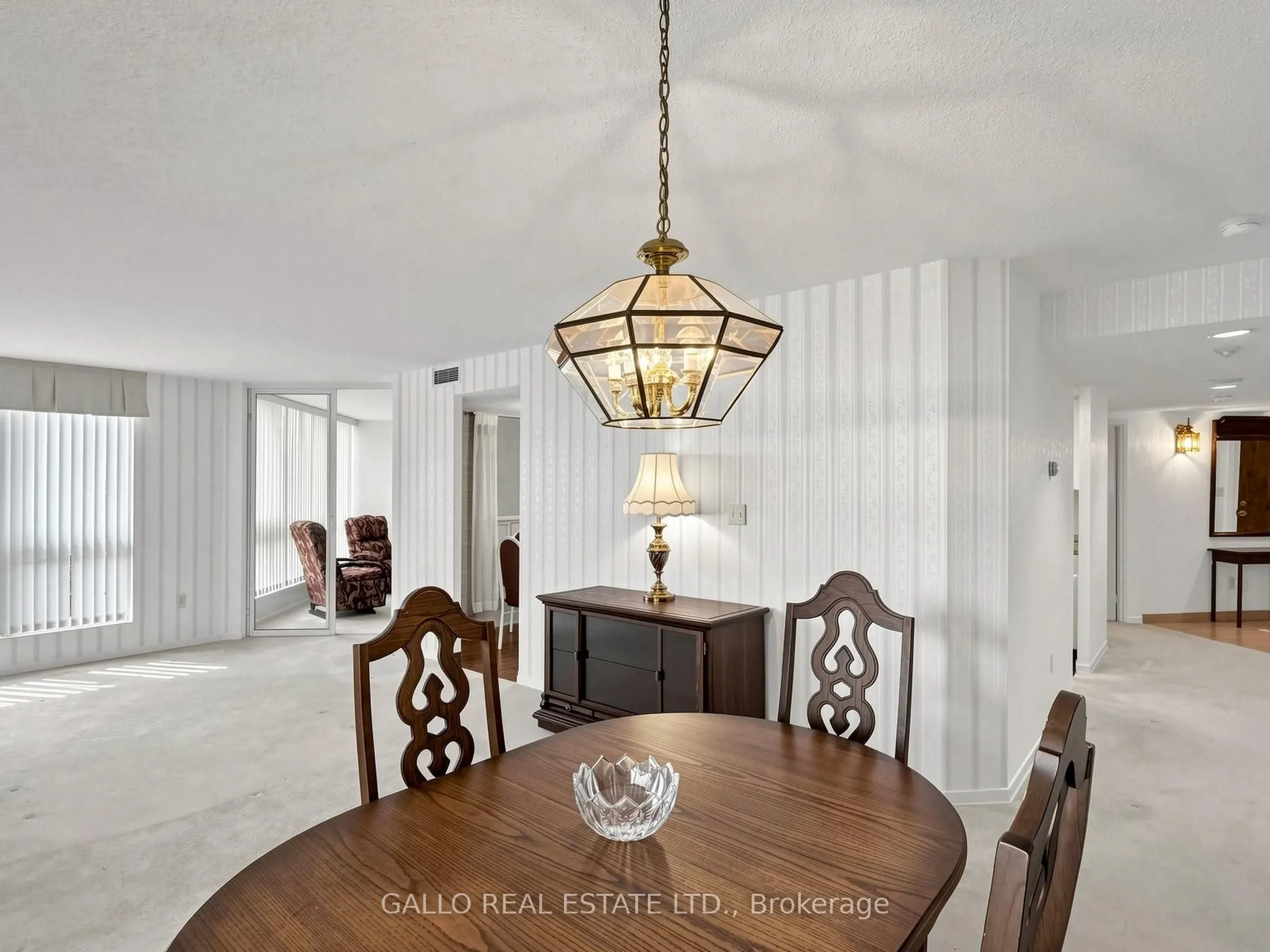 10 Kenneth Avenue #203