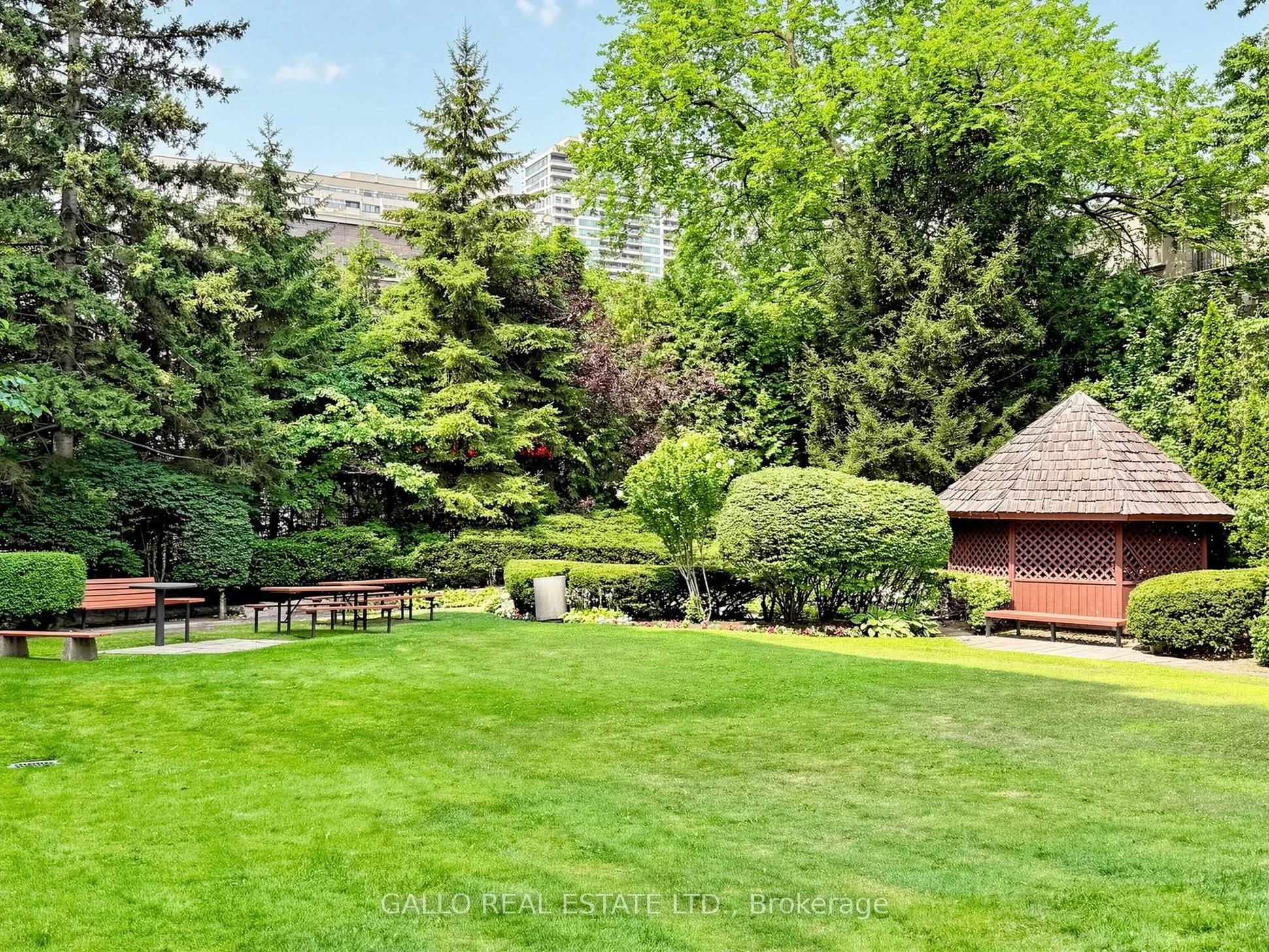10 Kenneth Avenue #203