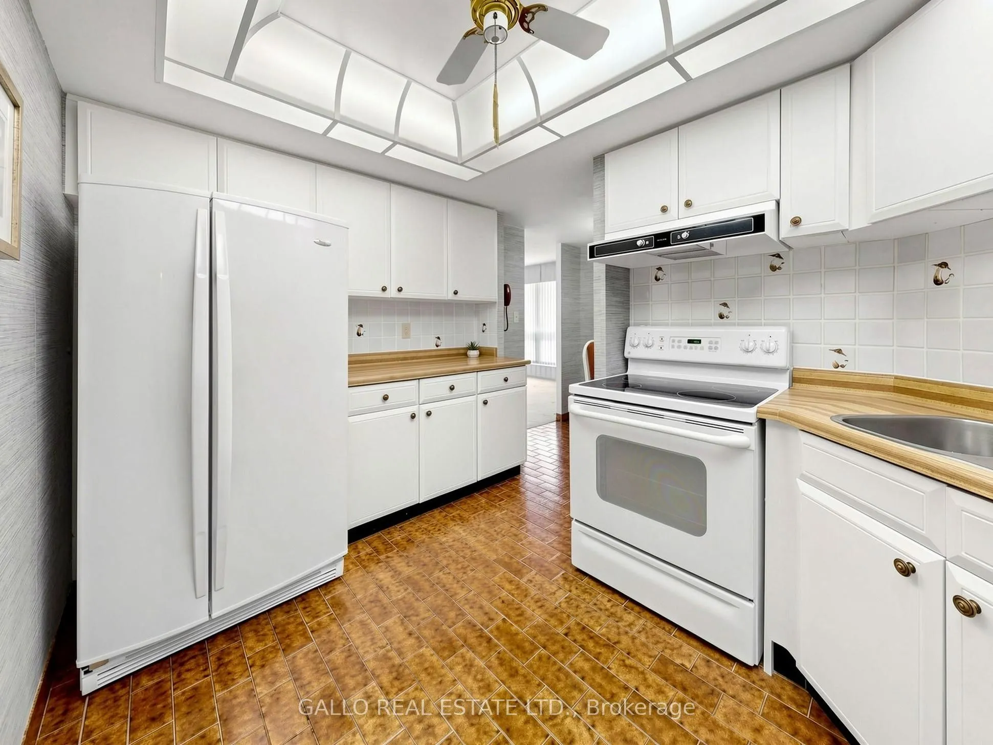 10 Kenneth Avenue #203