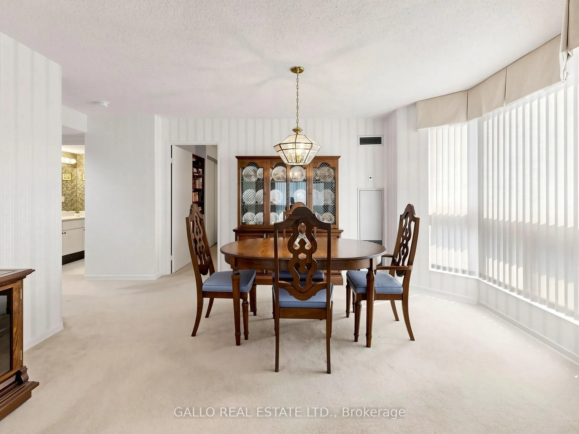 10 Kenneth Avenue #203
