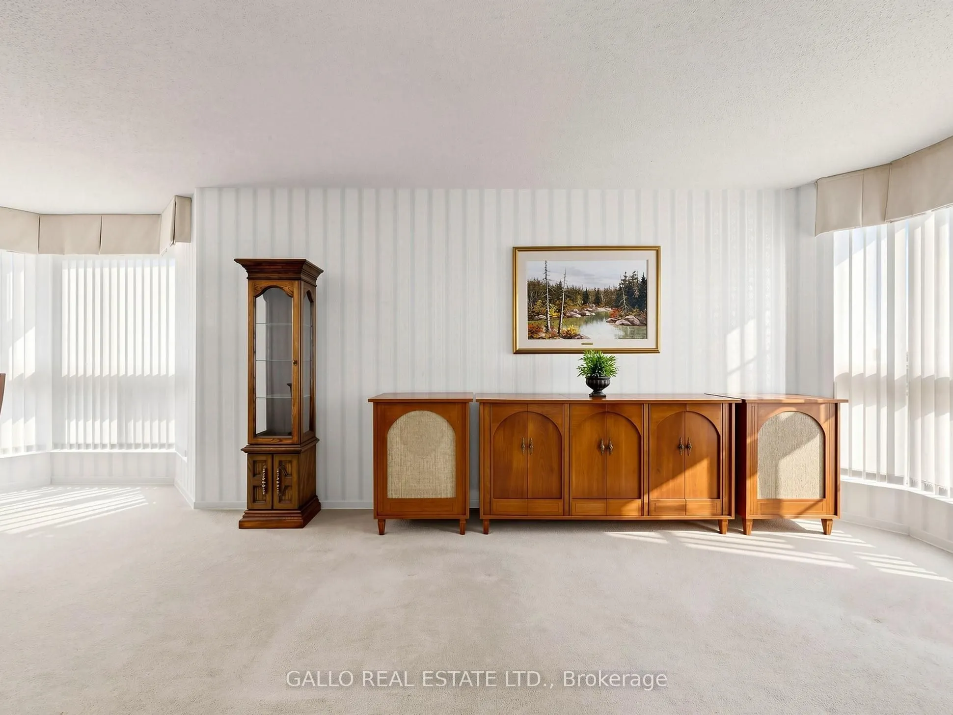 10 Kenneth Avenue #203