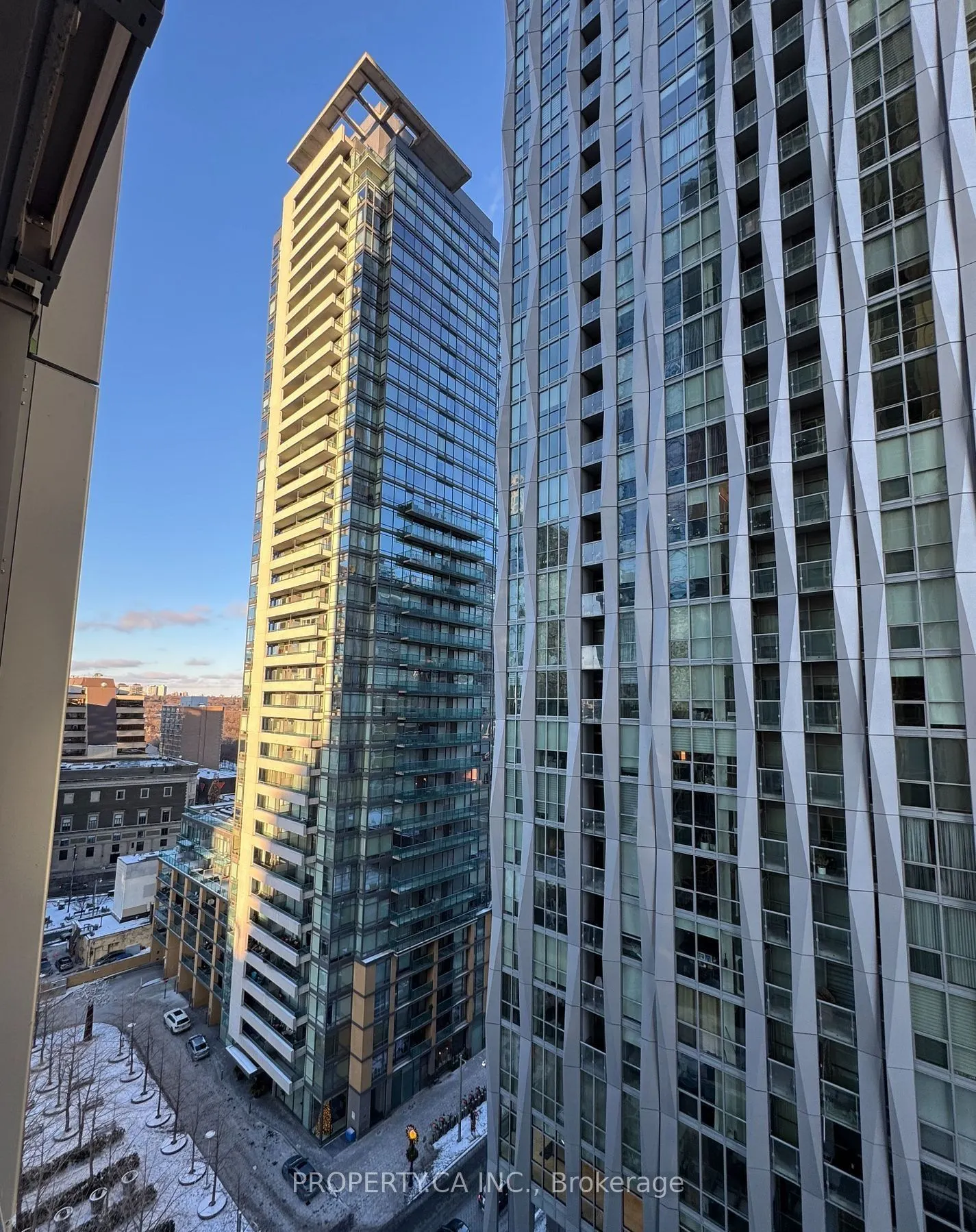 11 Yorkville Avenue #1007