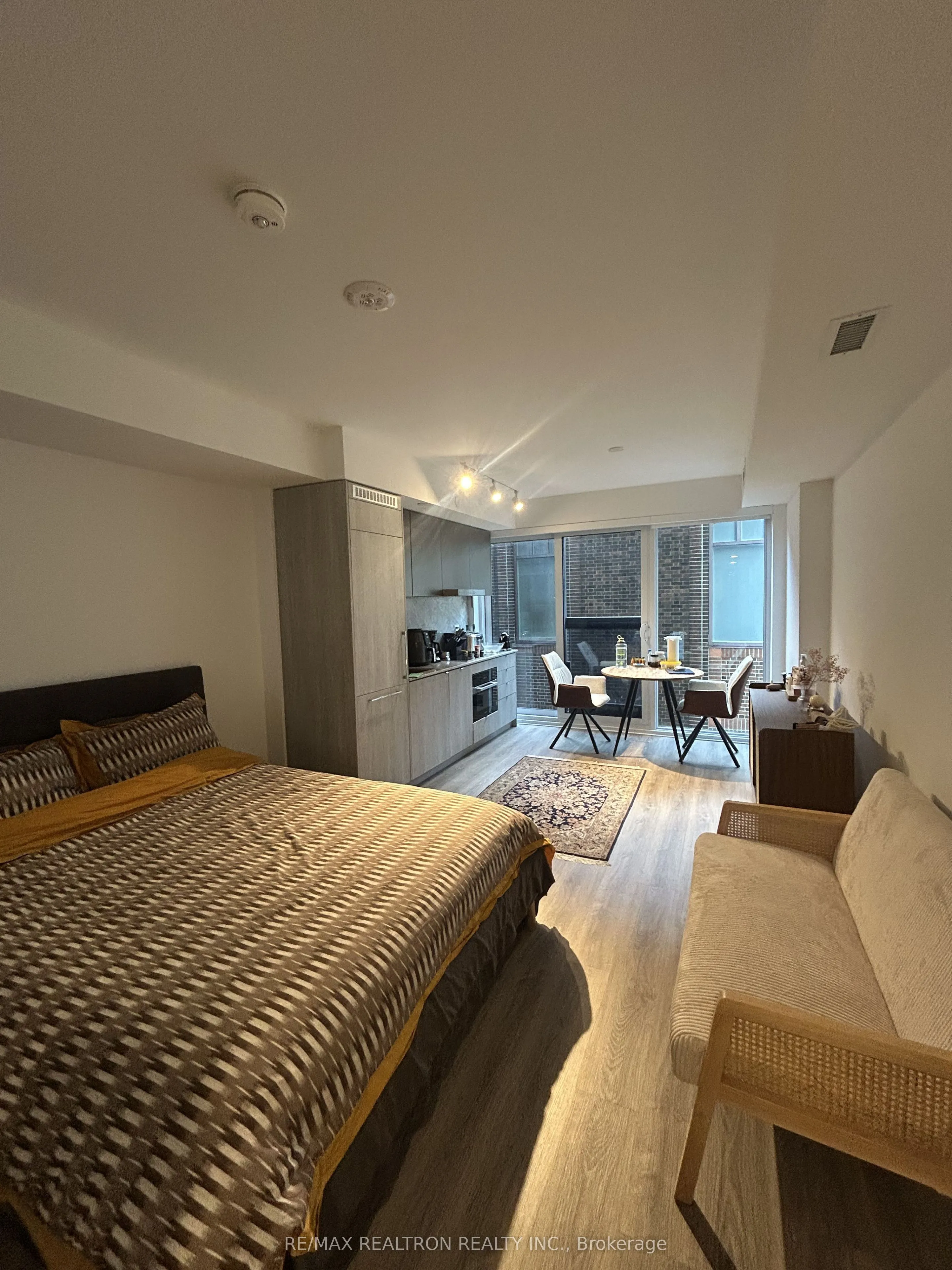 771 Yonge Street #911