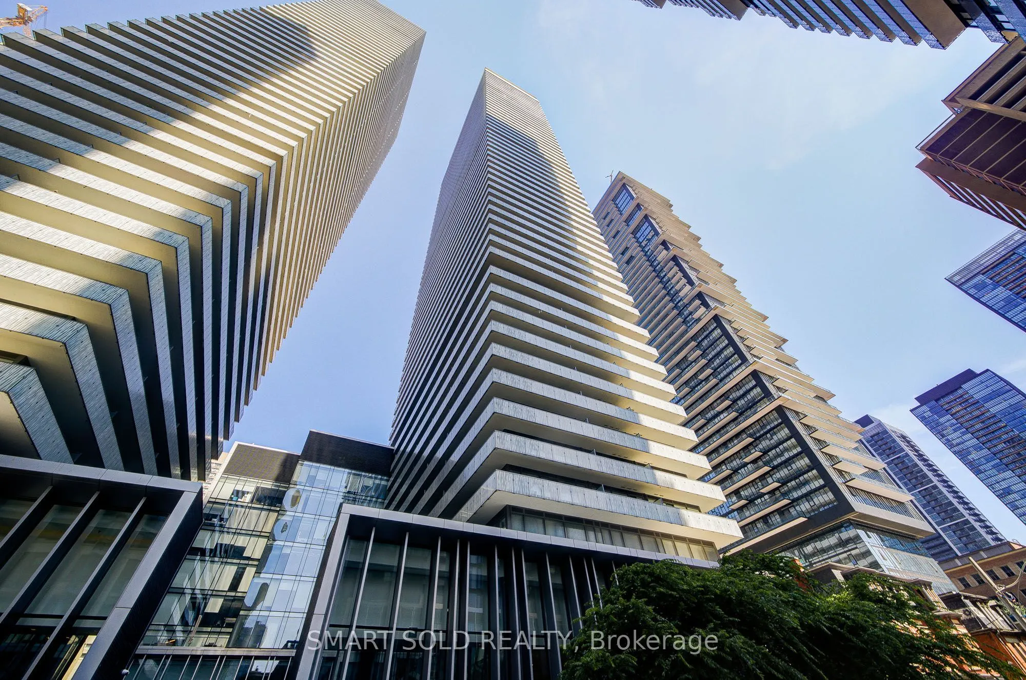 50 Charles Street E #2909