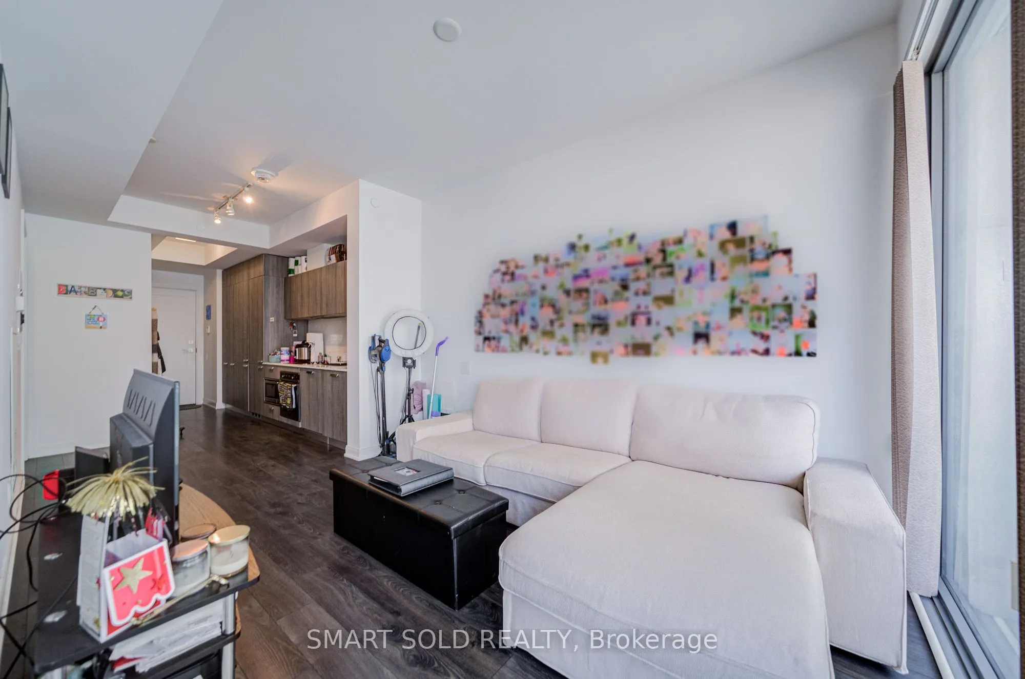 50 Charles Street E #2909