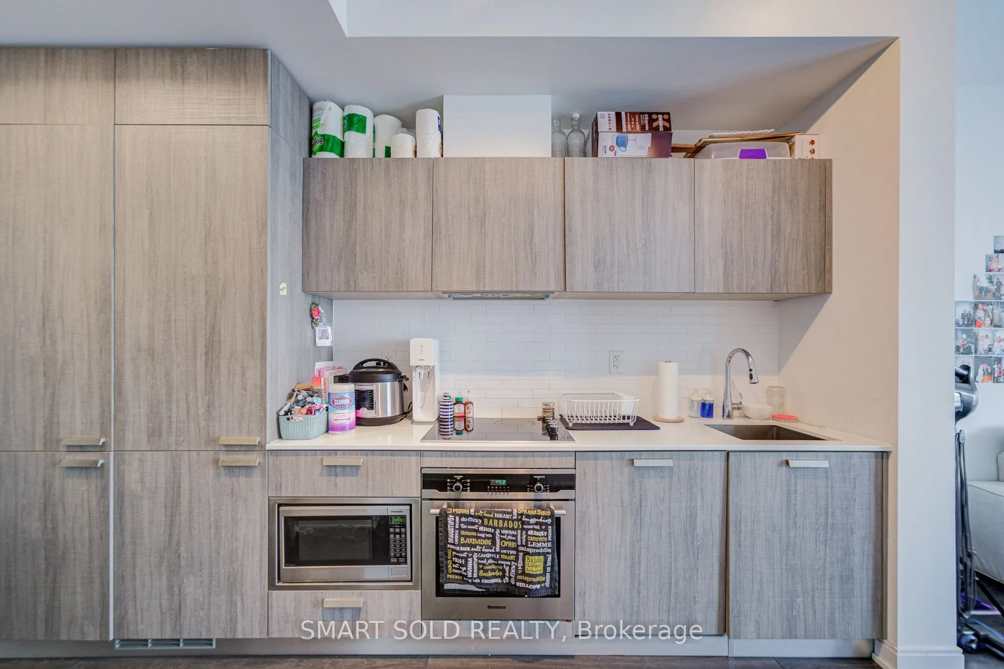 50 Charles Street E #2909