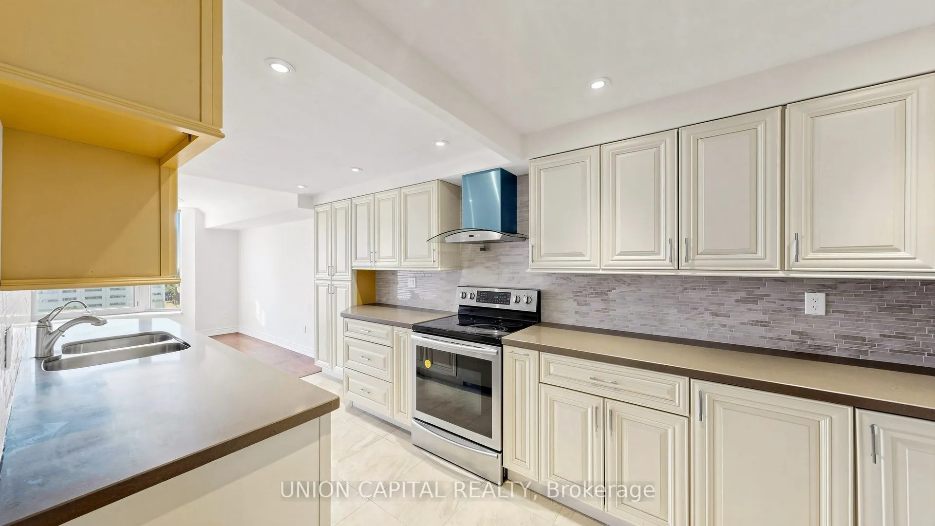 62 Wellesley Street W #1405