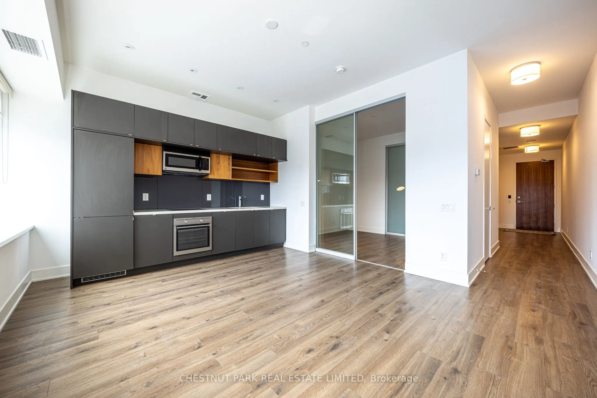 111 St Clair Avenue W #416