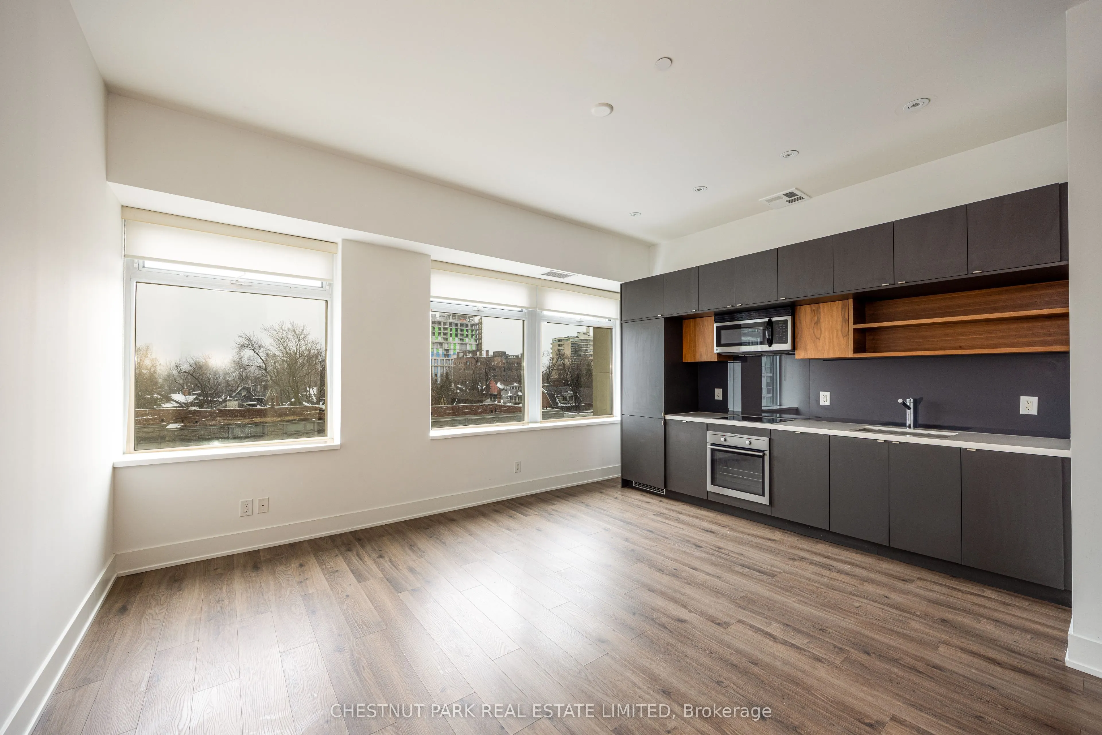 111 St Clair Avenue W #416