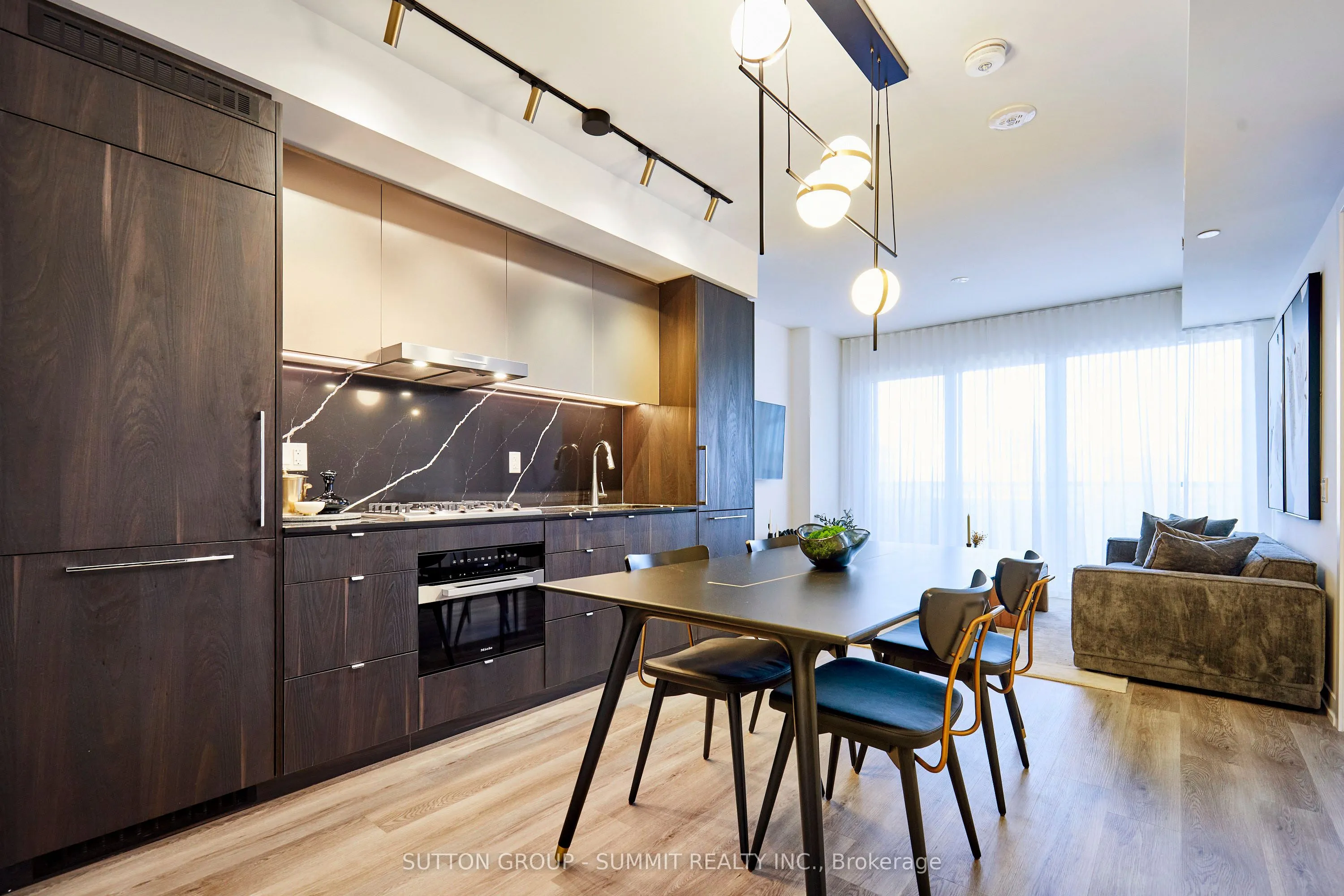 771 YONGE Street #2501