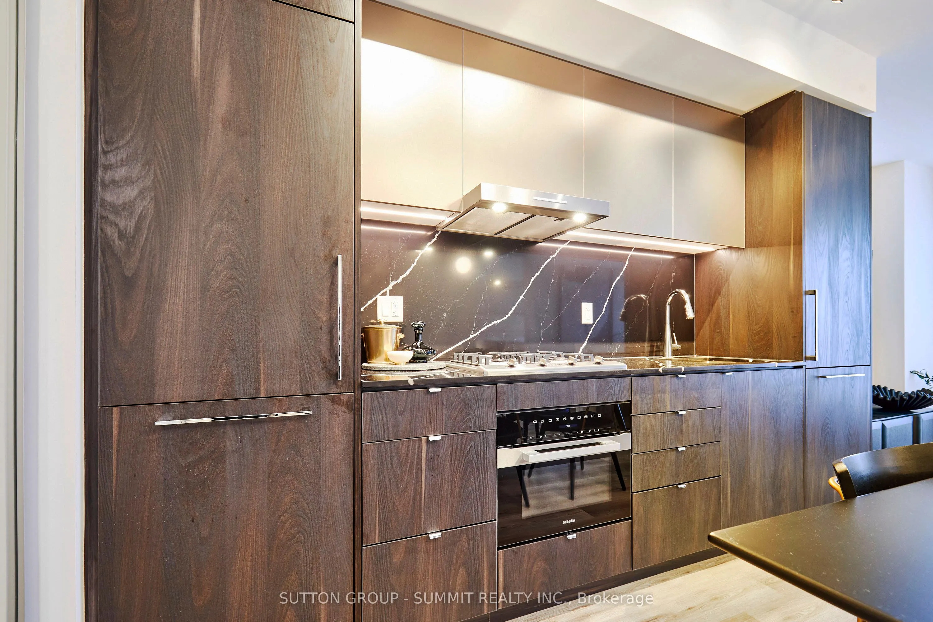 771 YONGE Street #2501
