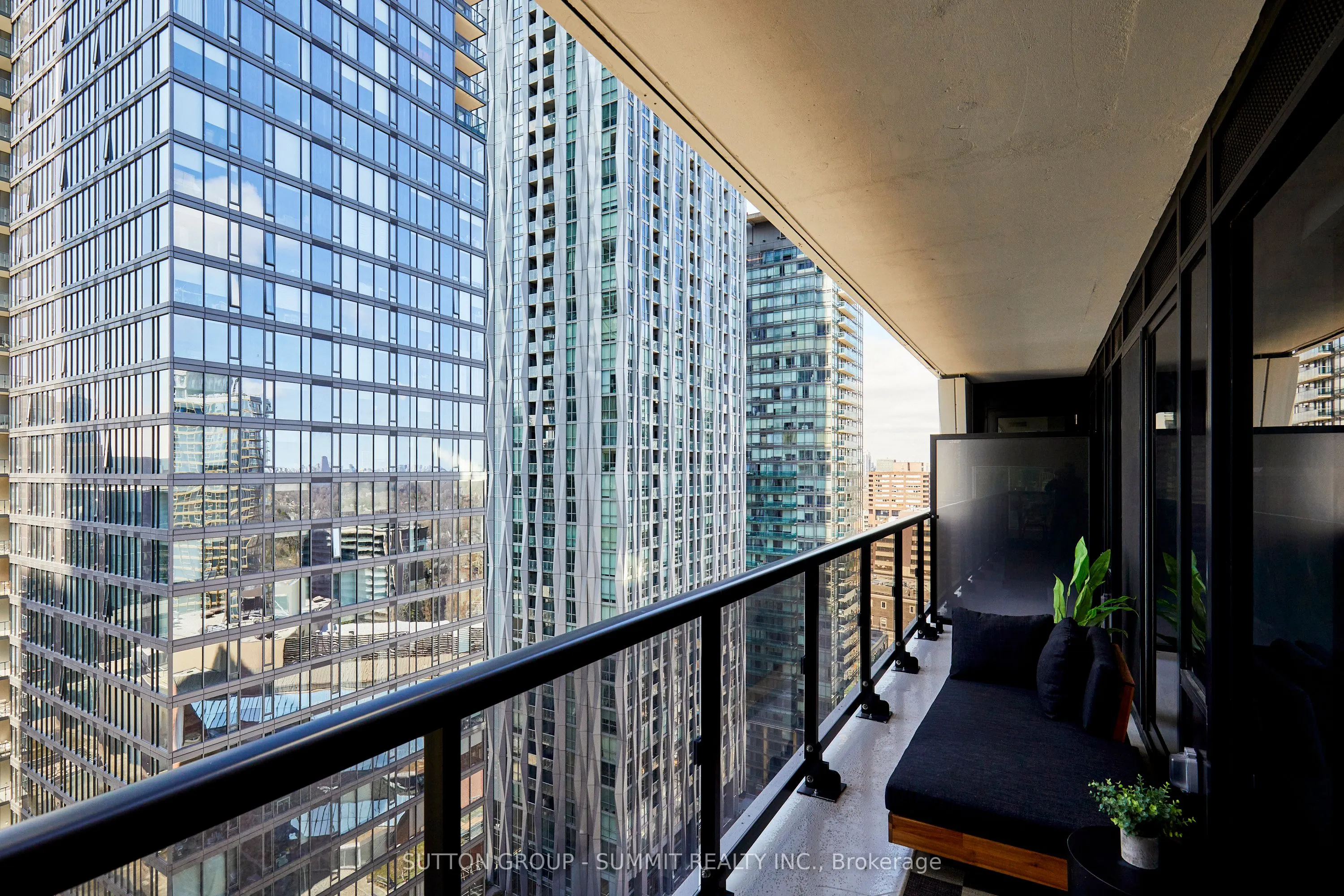 771 YONGE Street #2501