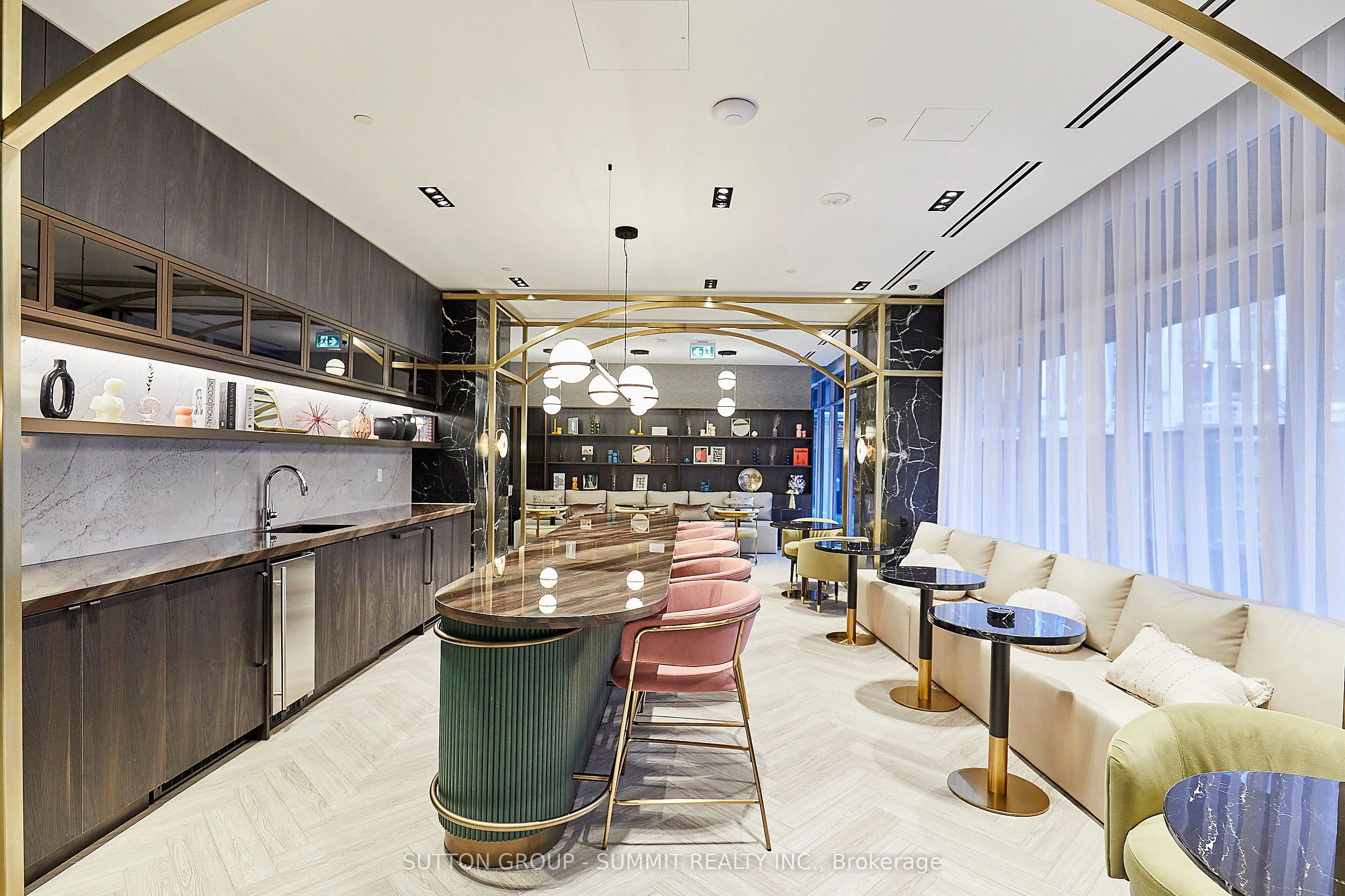 771 YONGE Street #2501