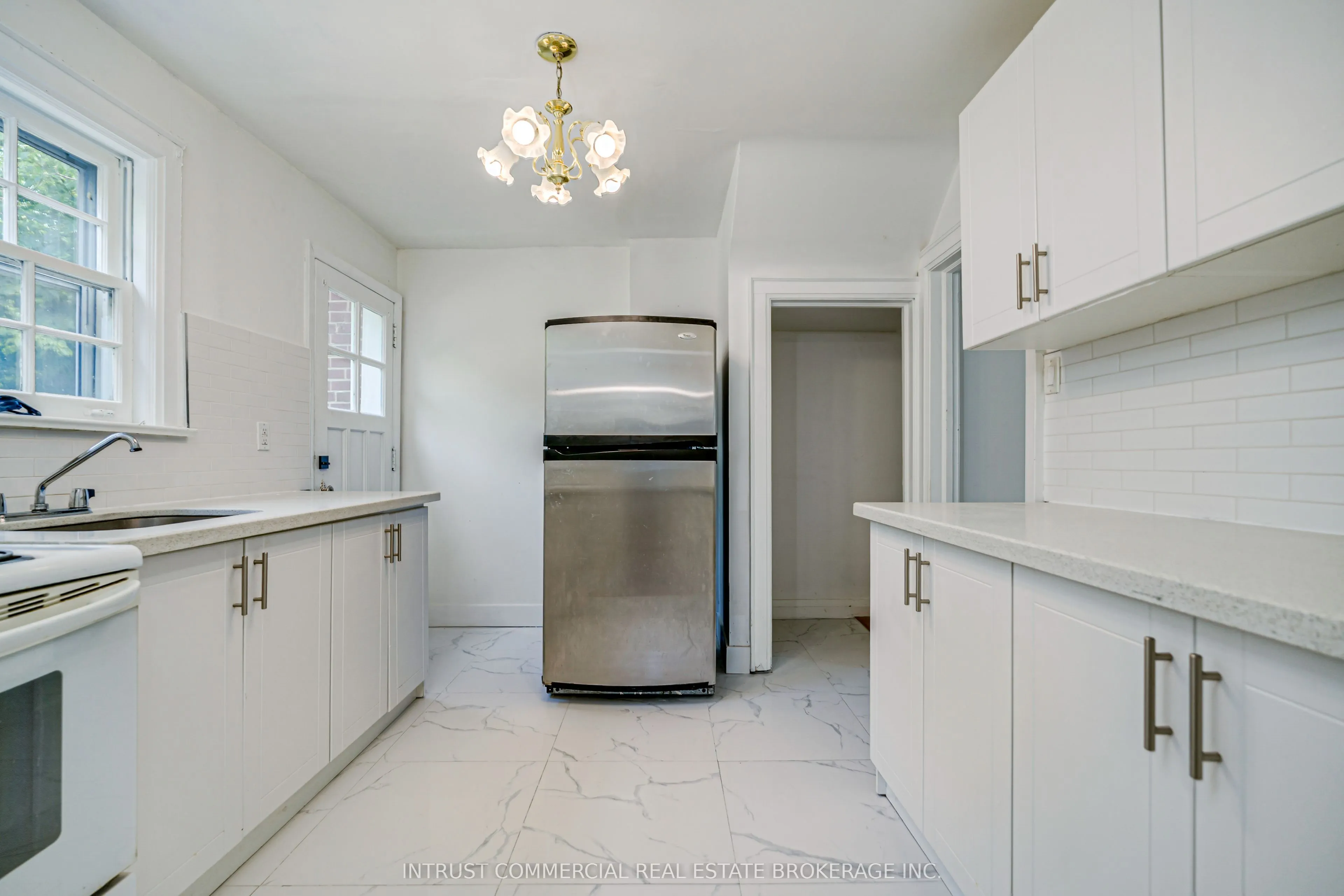 362 Lawrence Avenue W