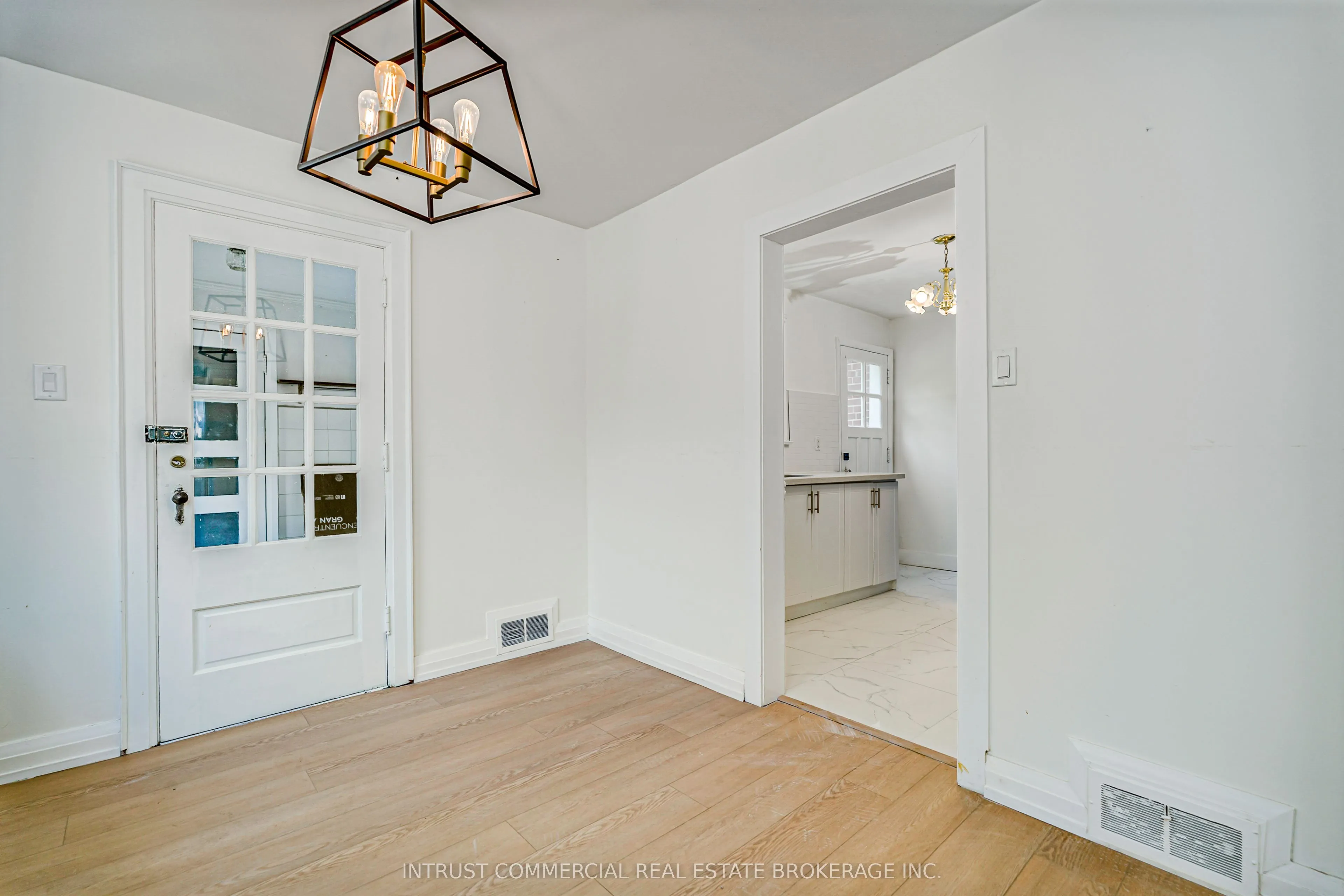 362 Lawrence Avenue W