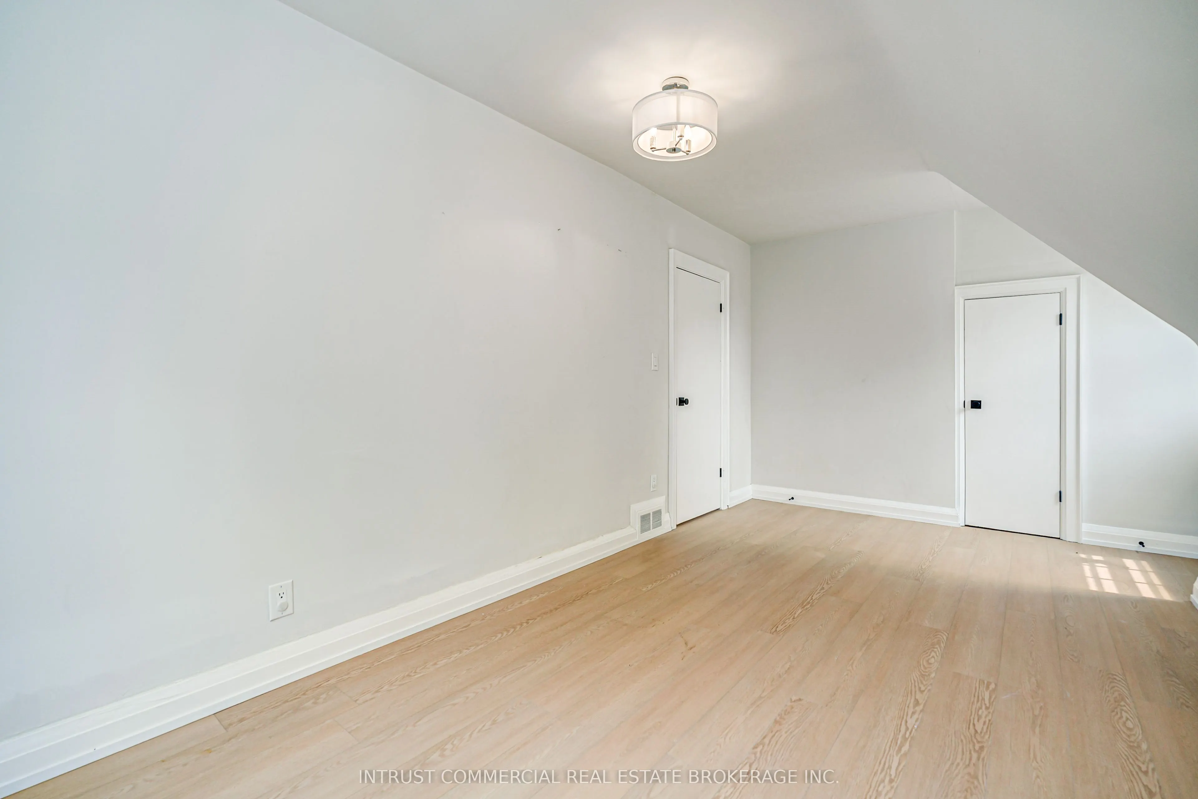 362 Lawrence Avenue W