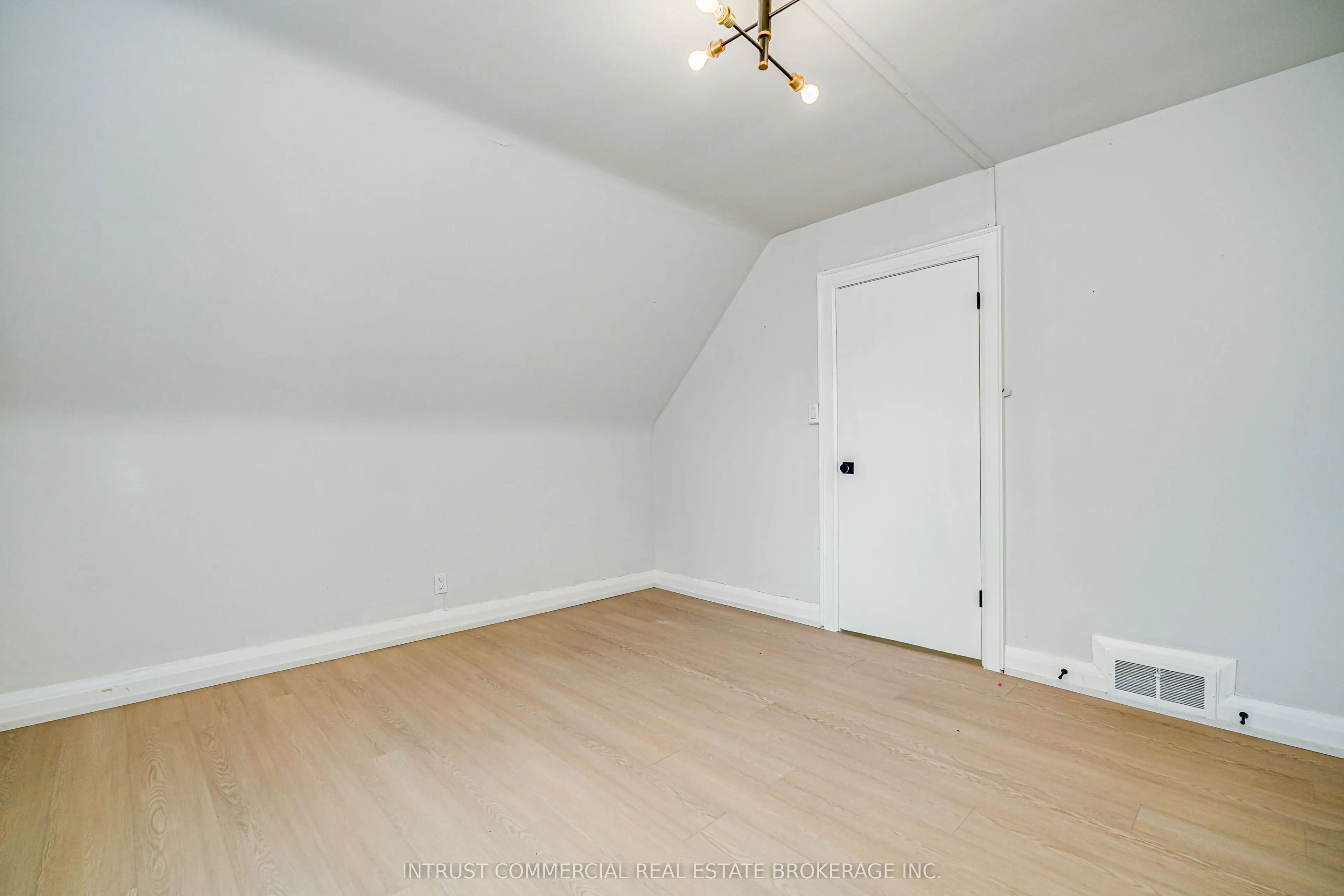 362 Lawrence Avenue W