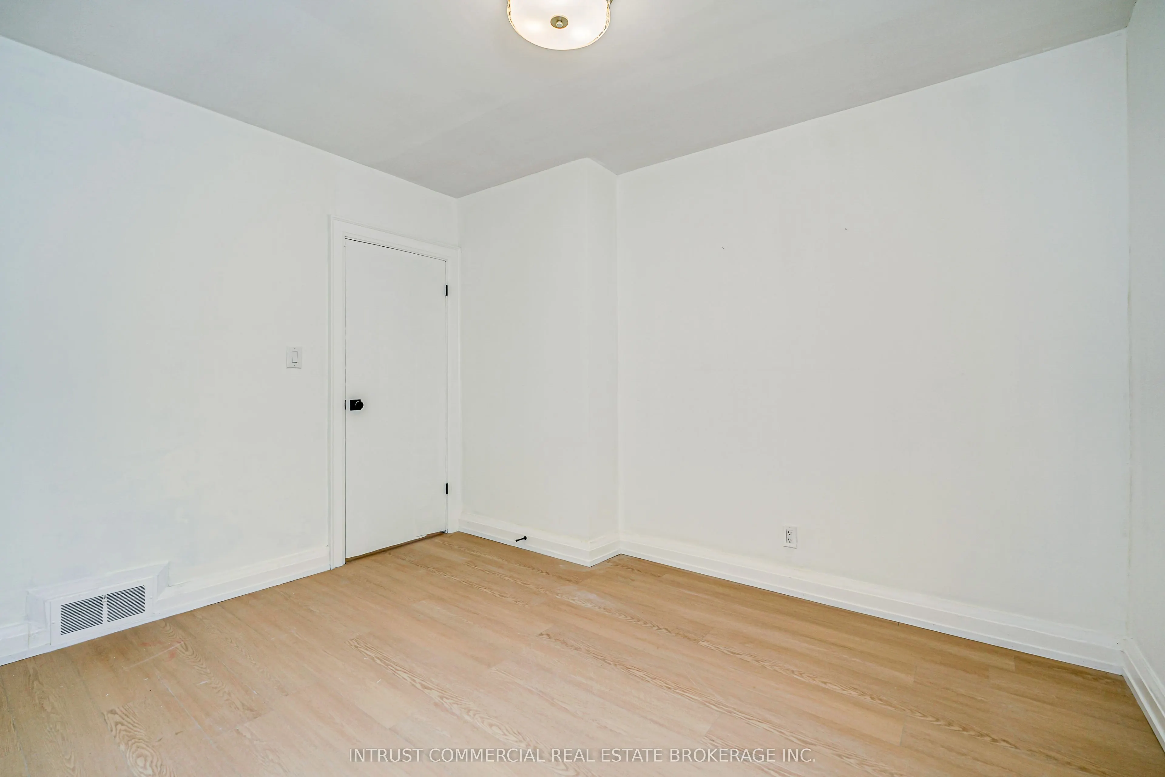362 Lawrence Avenue W