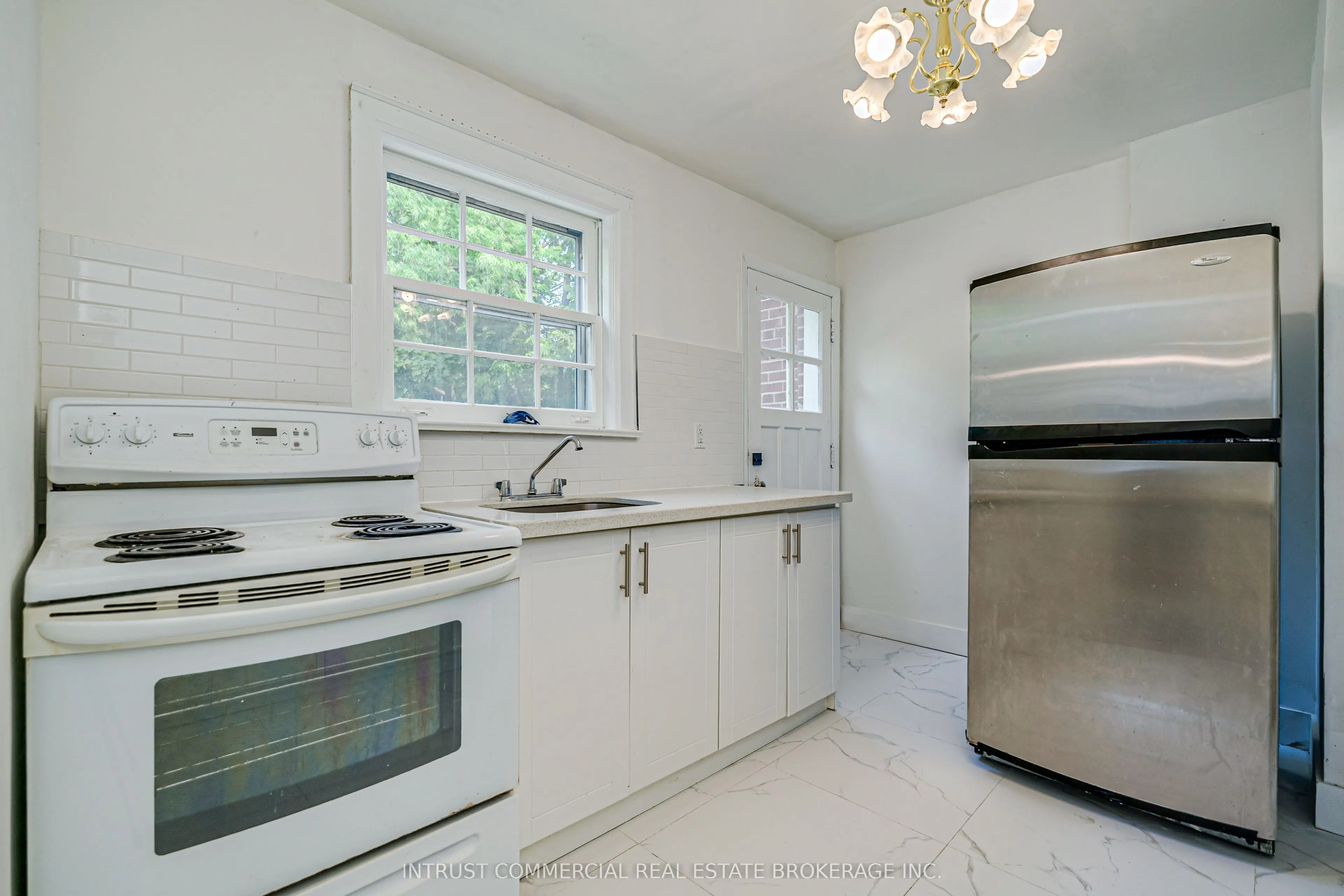 362 Lawrence Avenue W