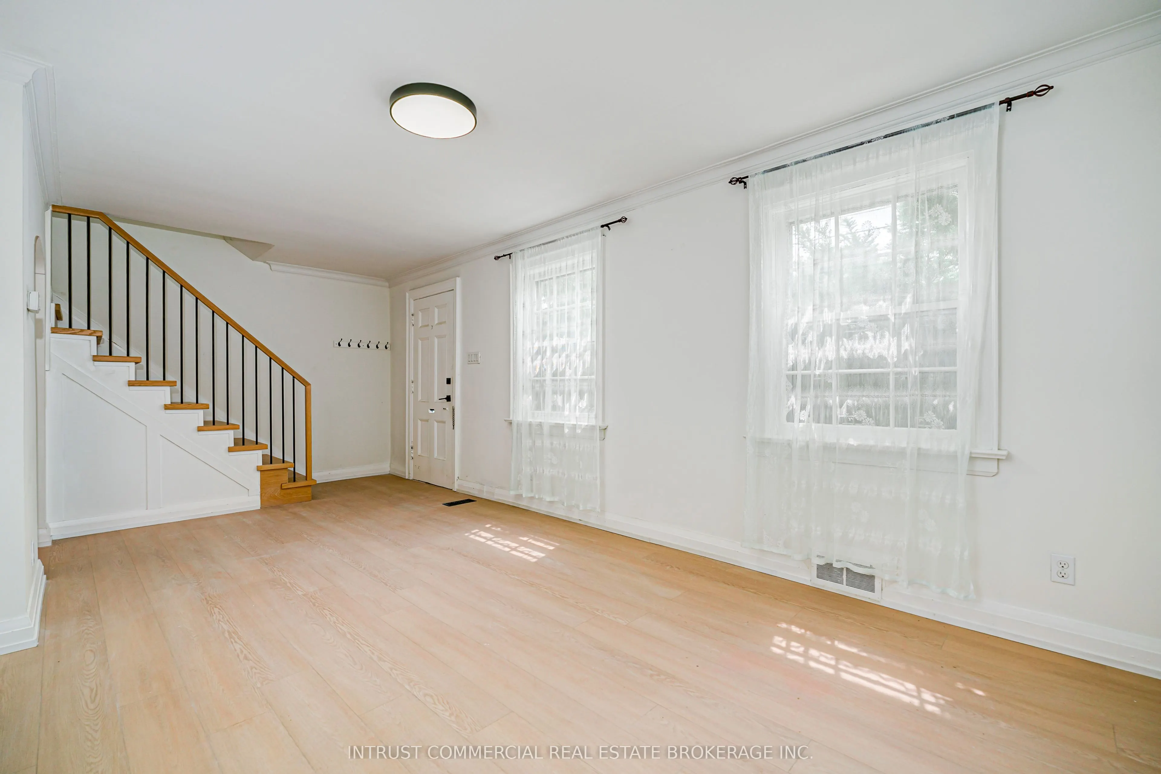 362 Lawrence Avenue W