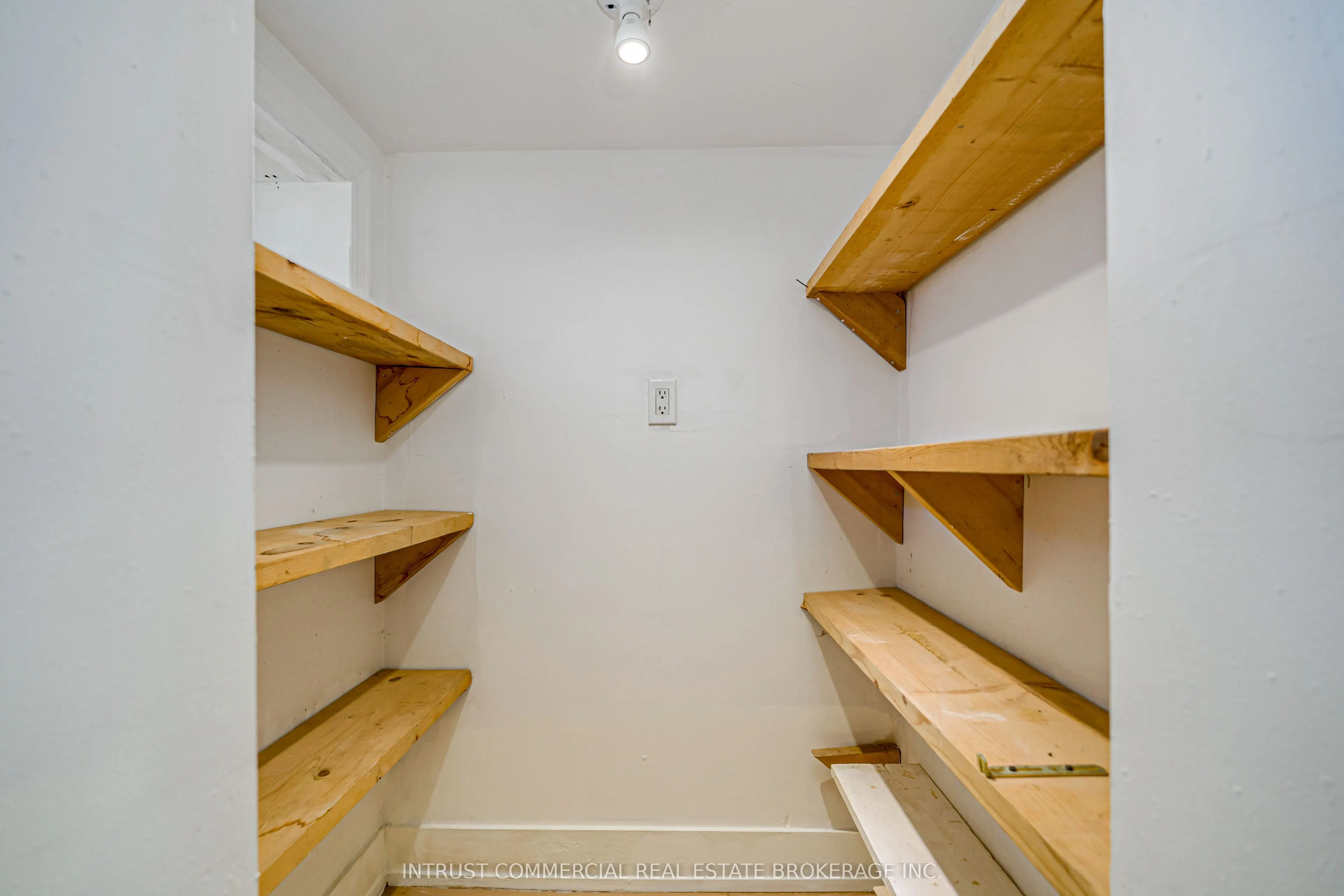 362 Lawrence Avenue W