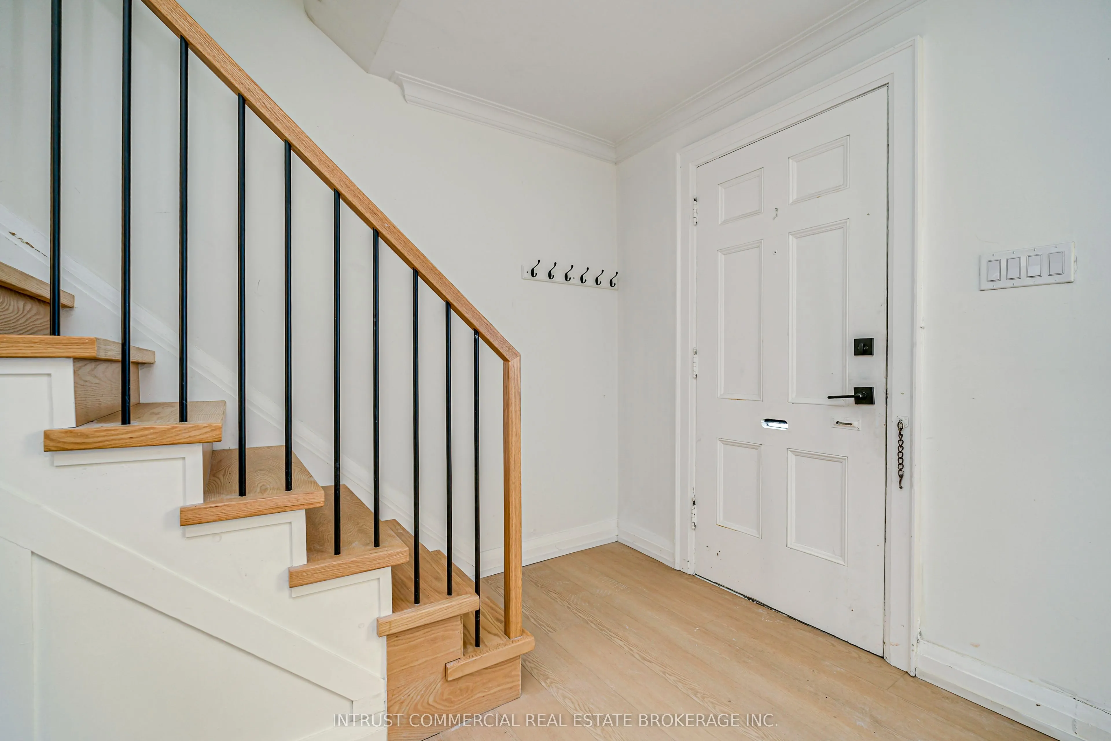 362 Lawrence Avenue W
