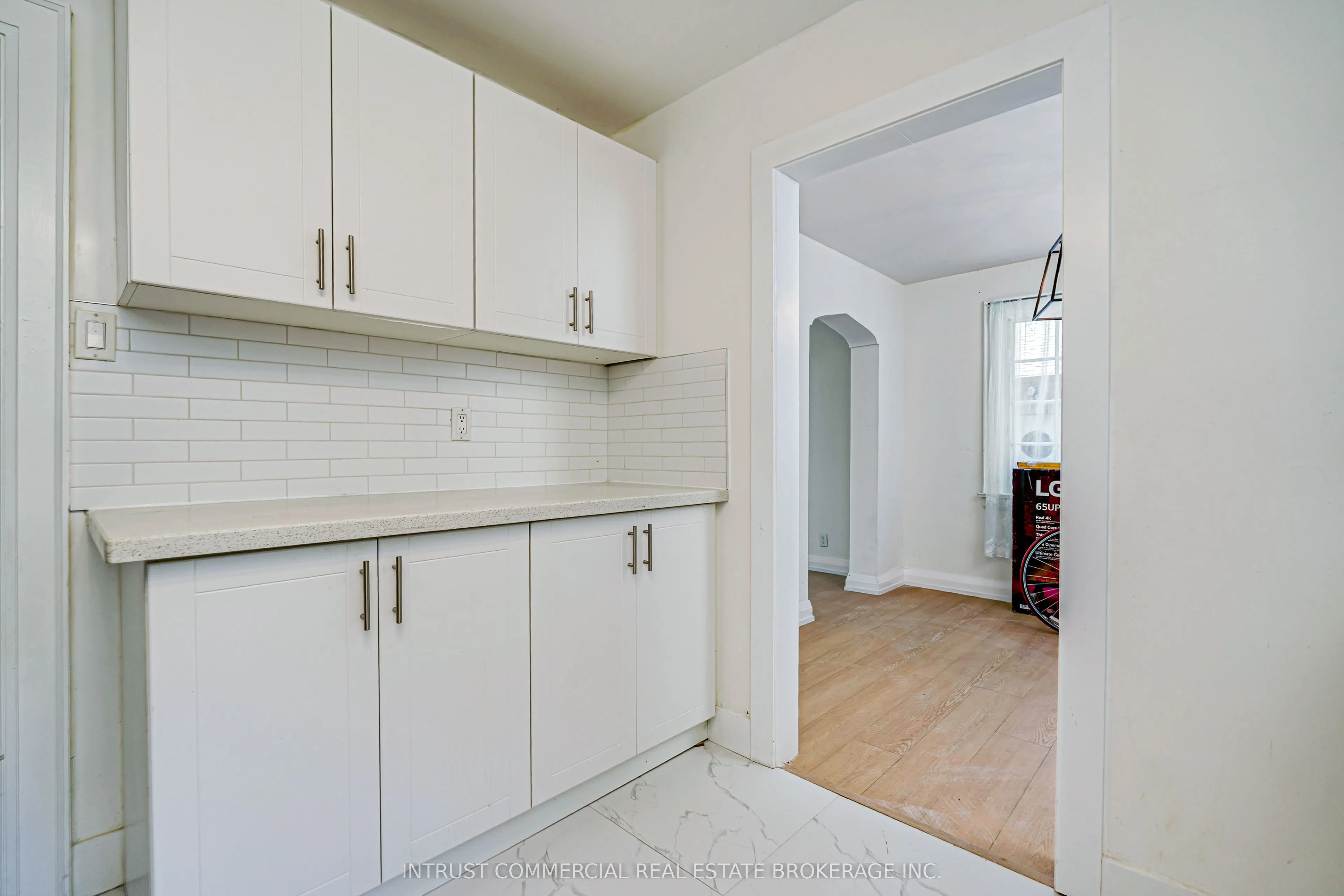 362 Lawrence Avenue W