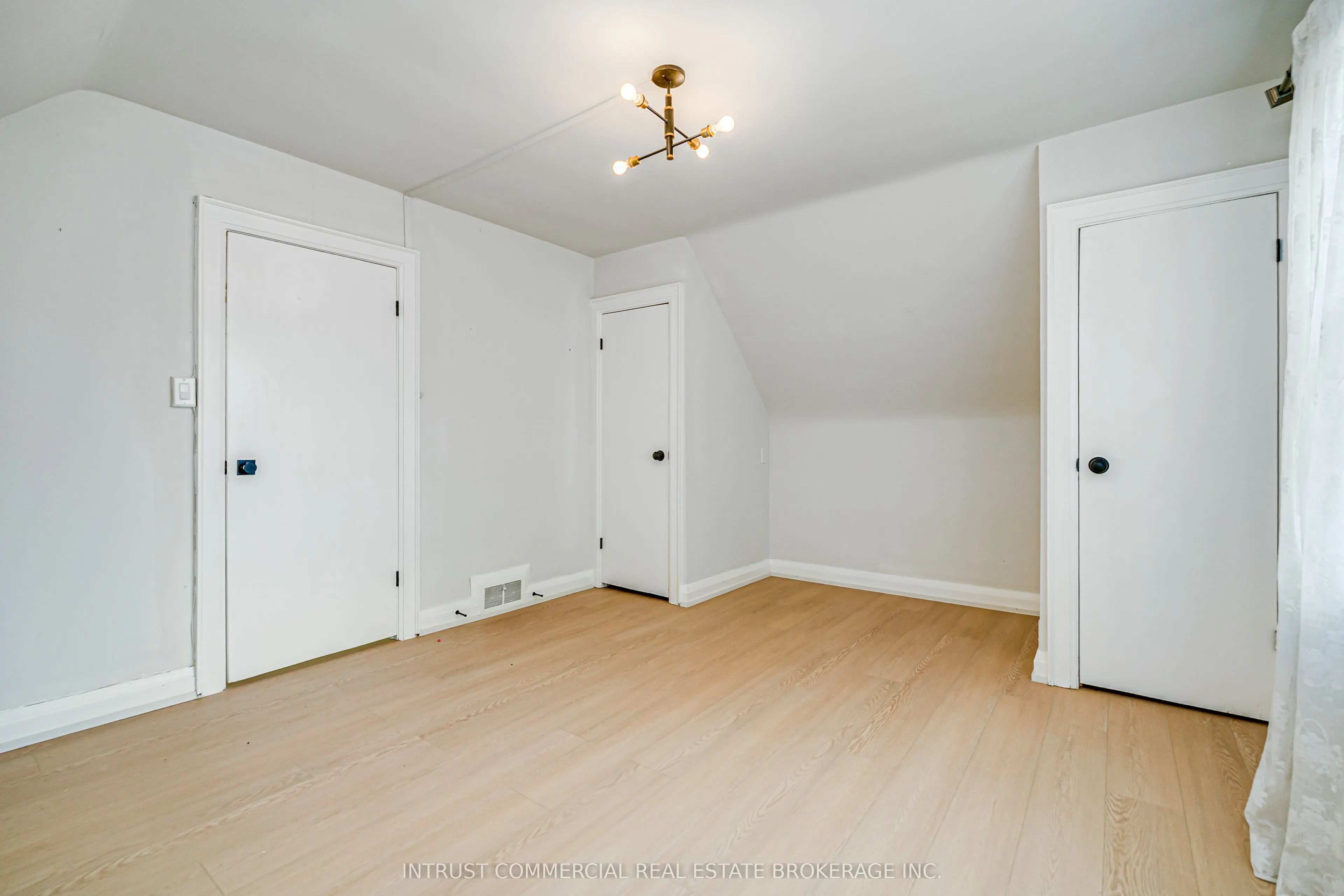 362 Lawrence Avenue W