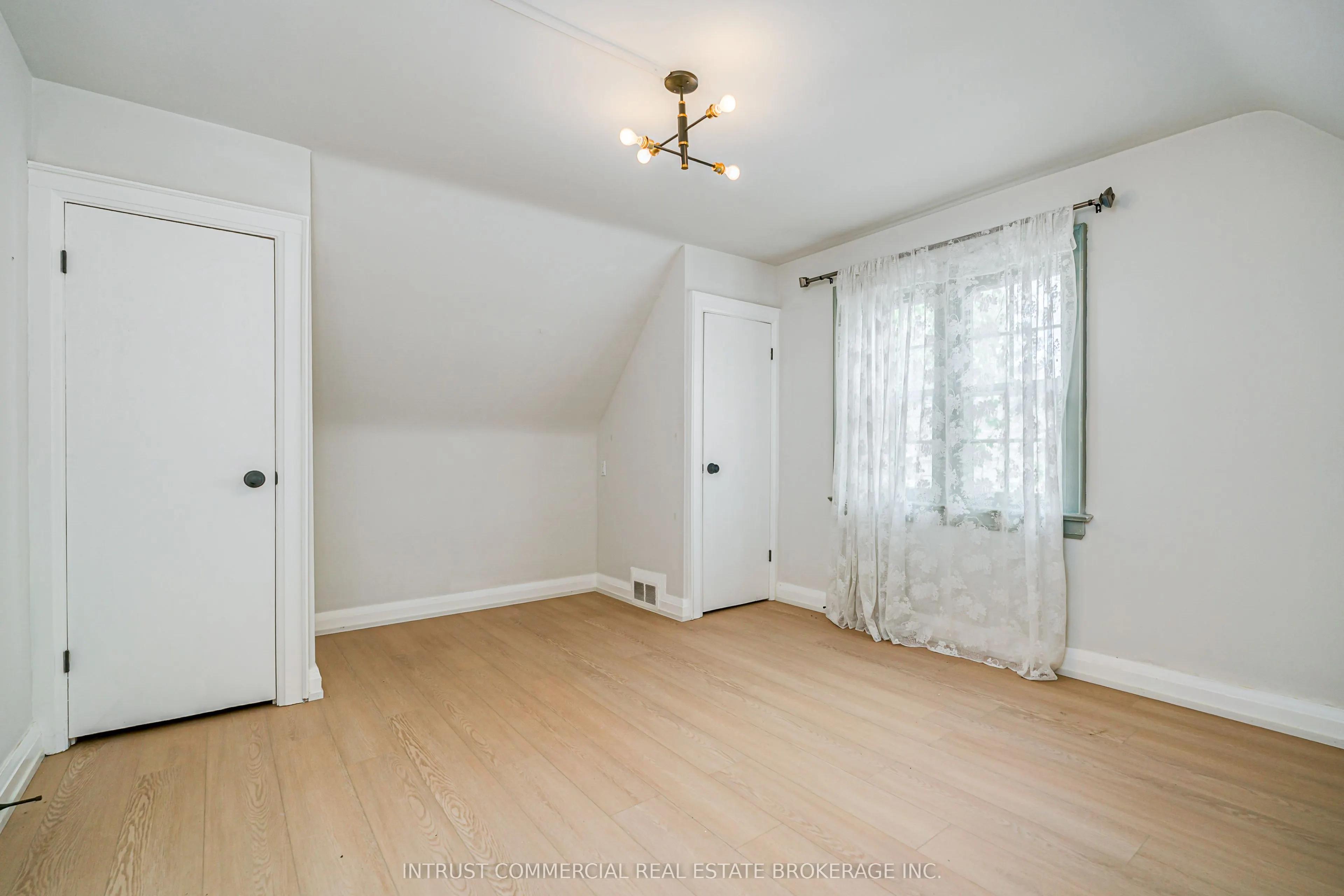 362 Lawrence Avenue W