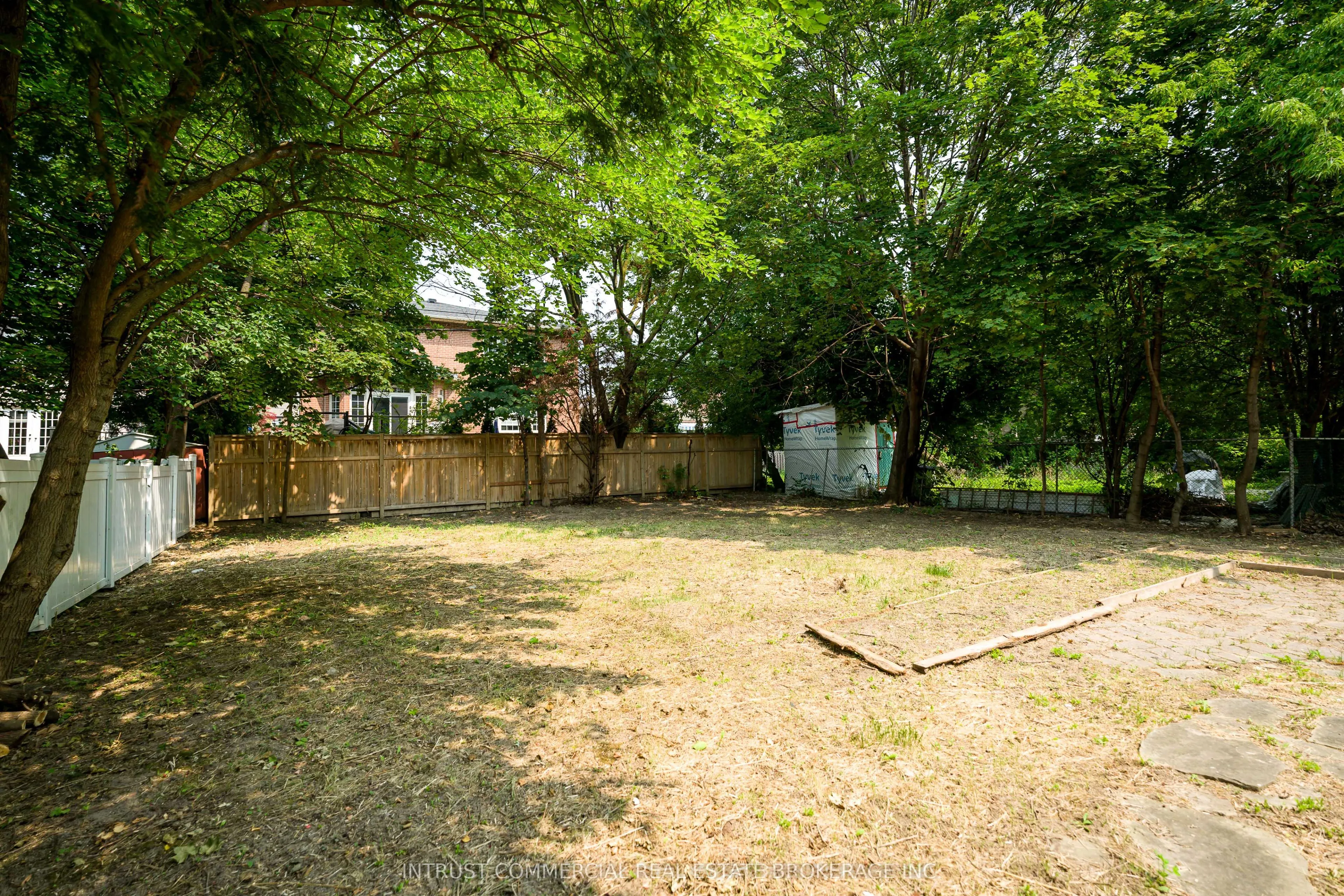 362 Lawrence Avenue W