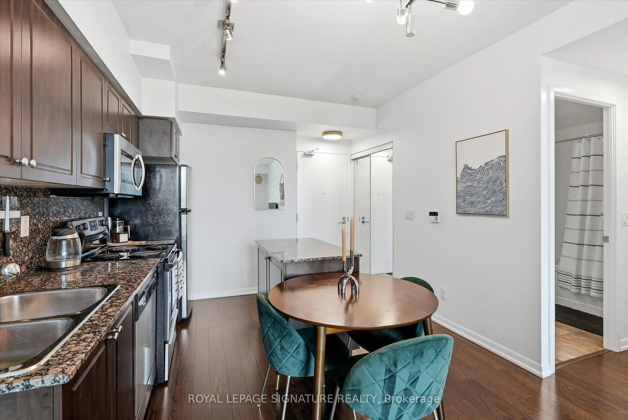 215 Fort York Boulevard #711