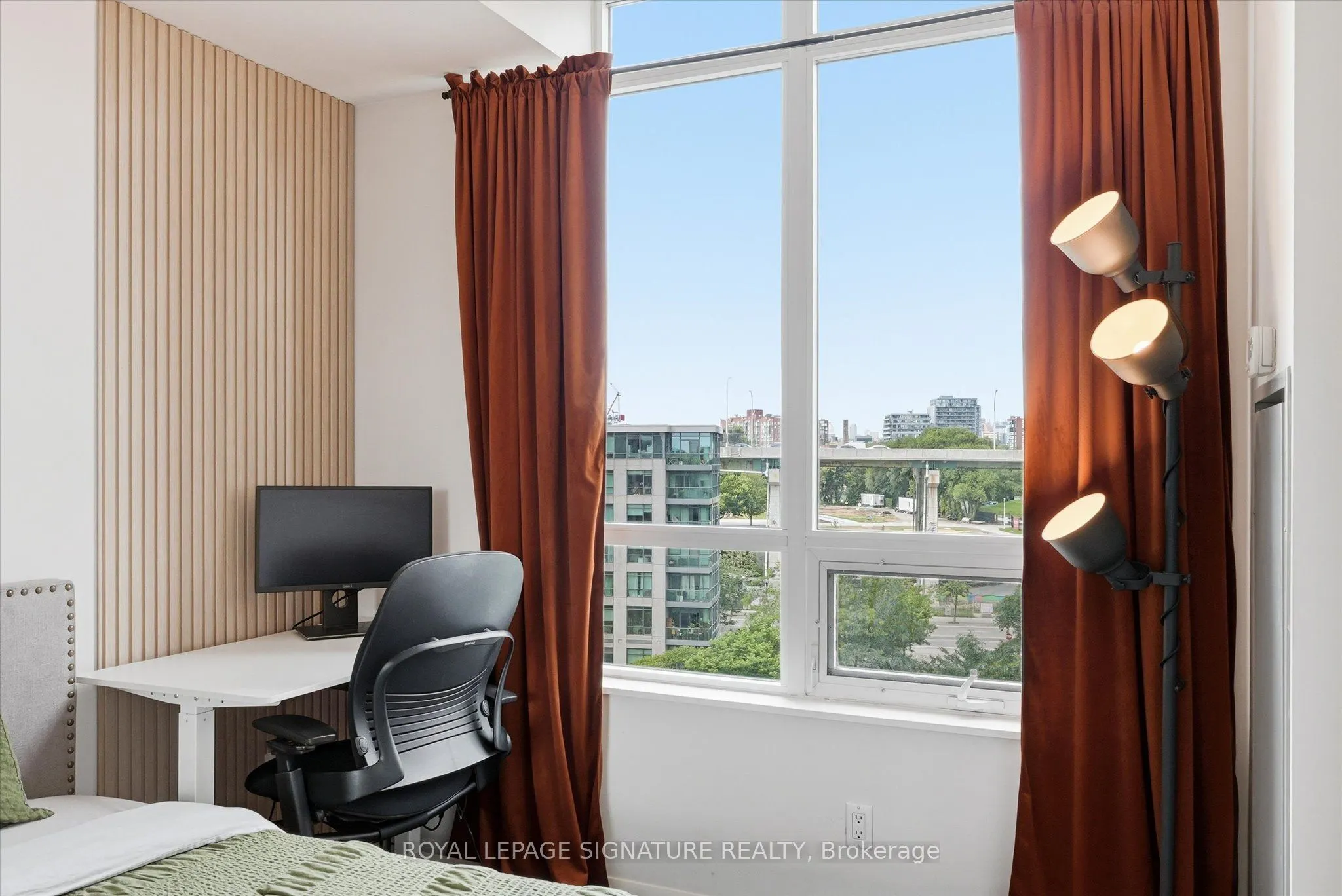 215 Fort York Boulevard #711