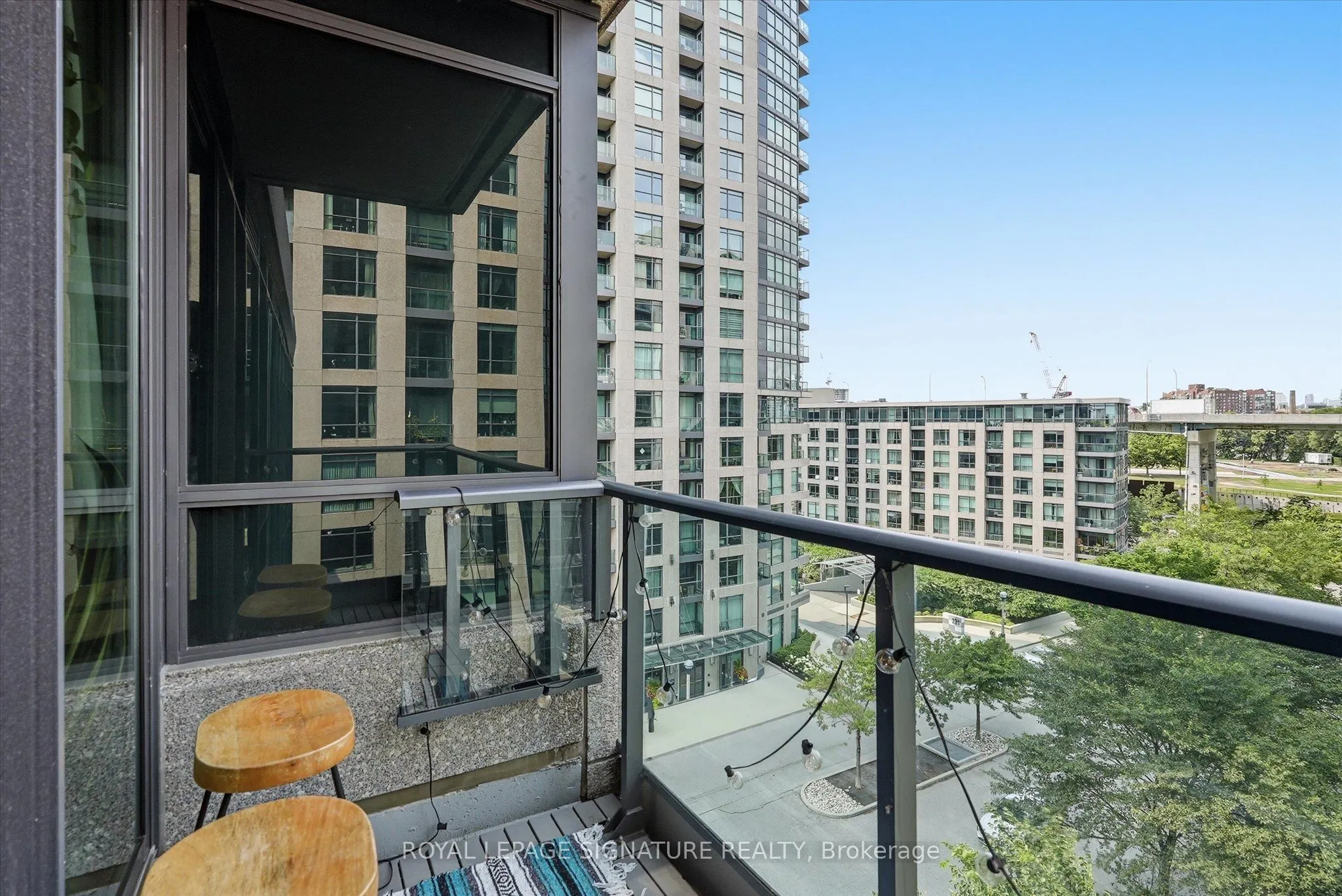 215 Fort York Boulevard #711