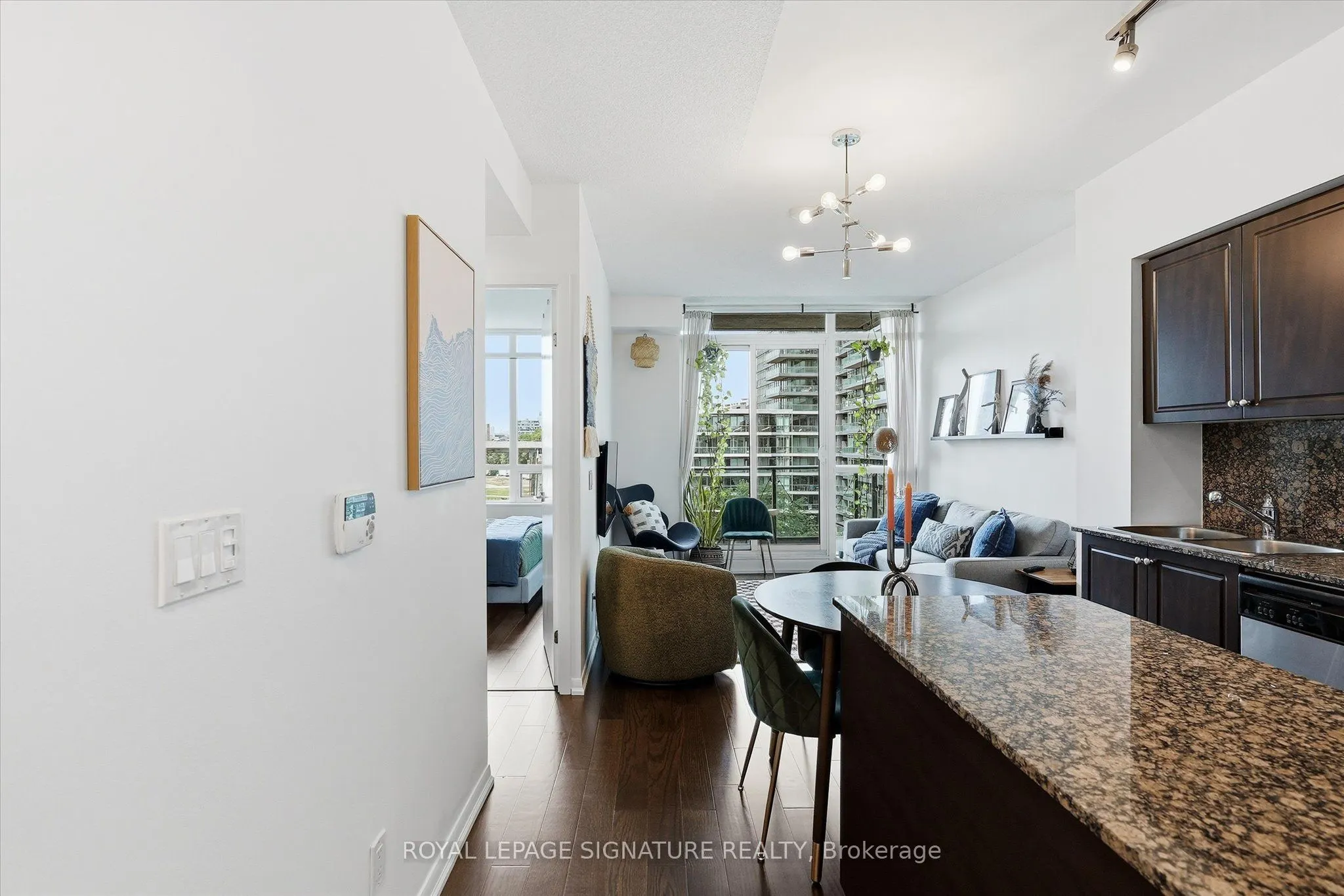 215 Fort York Boulevard #711