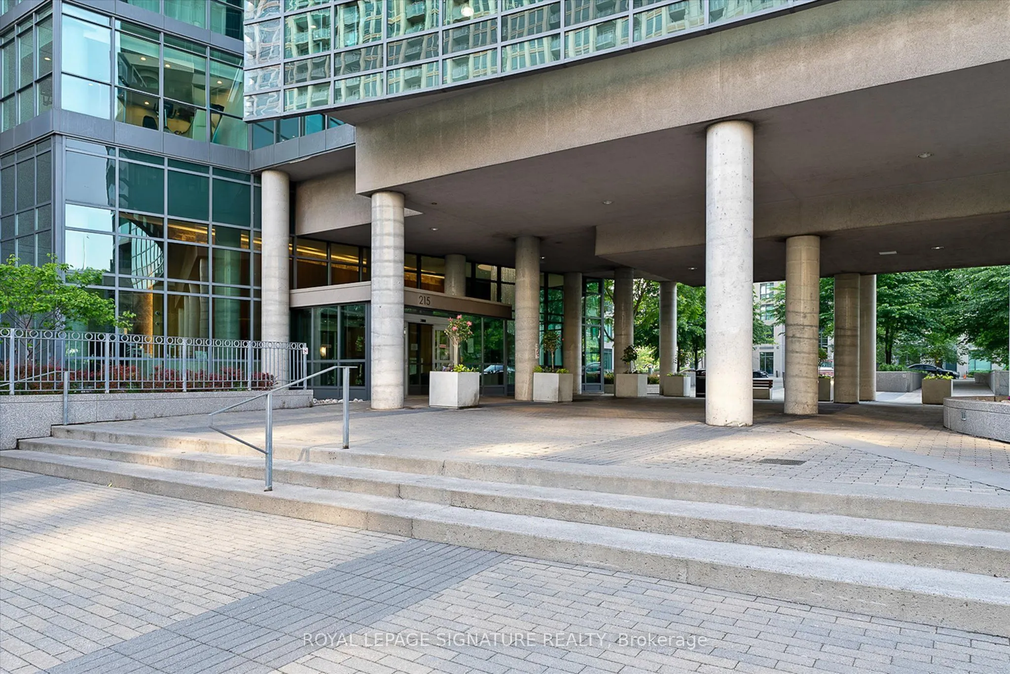 215 Fort York Boulevard #711