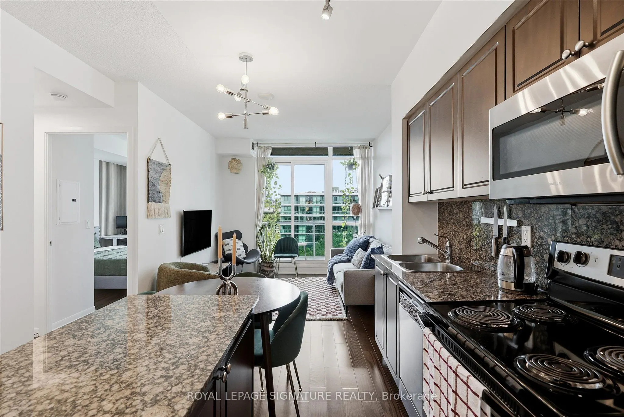 215 Fort York Boulevard #711